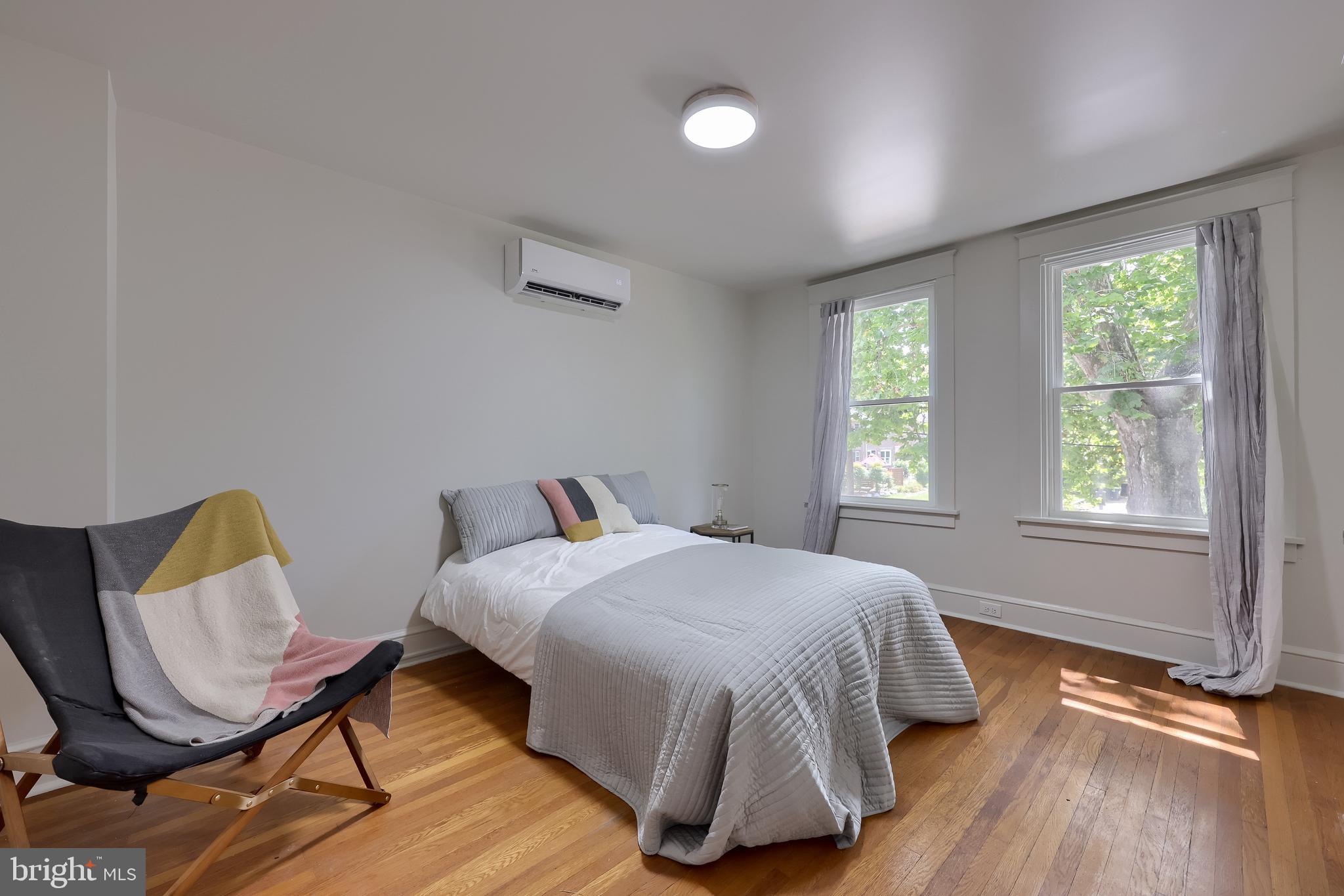 COLLEGE HILL - Residential