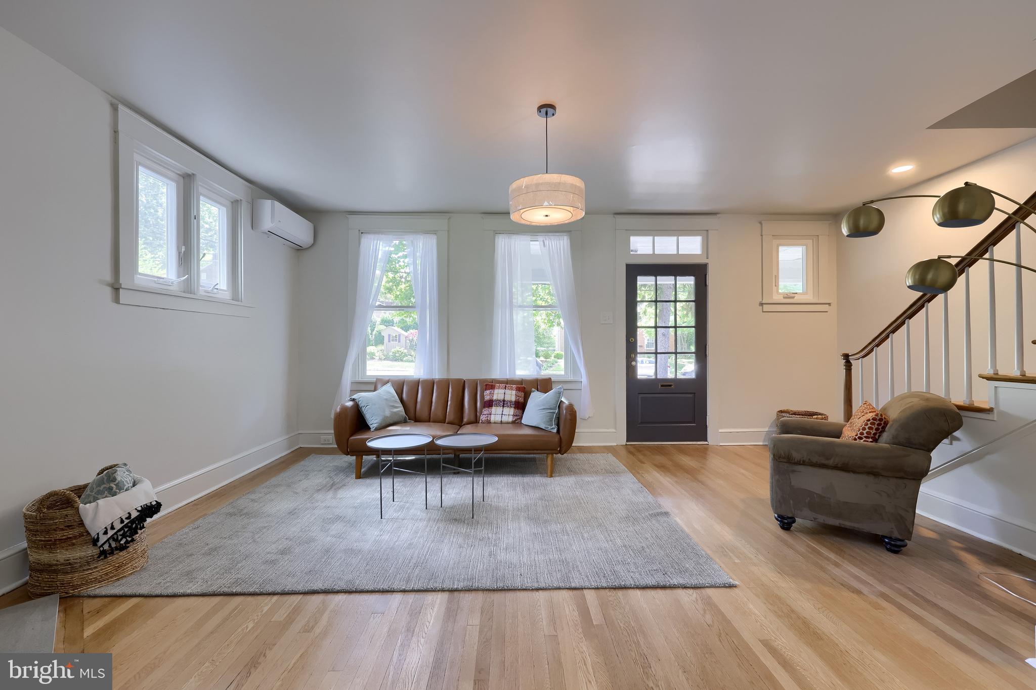 COLLEGE HILL - Residential