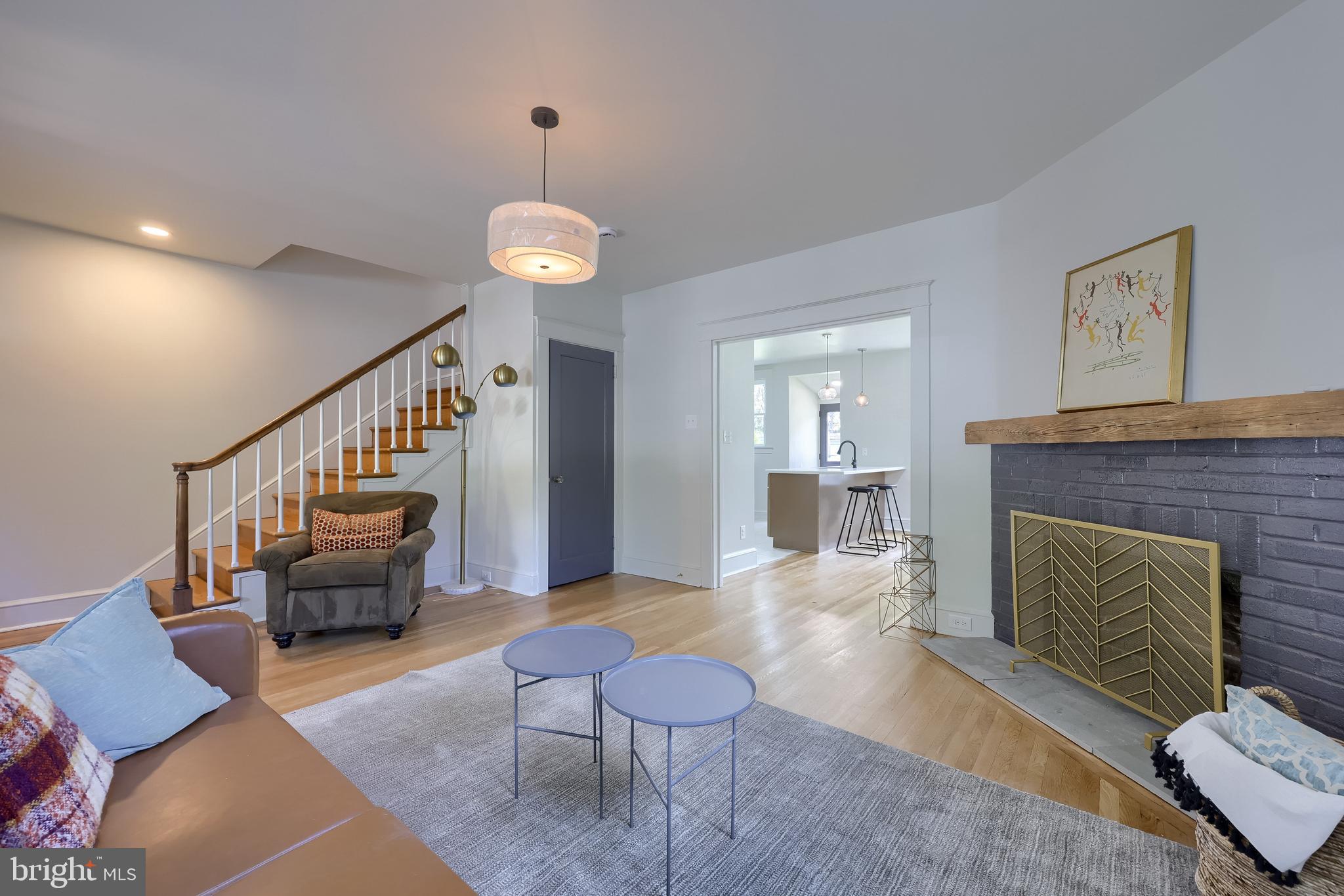 COLLEGE HILL - Residential