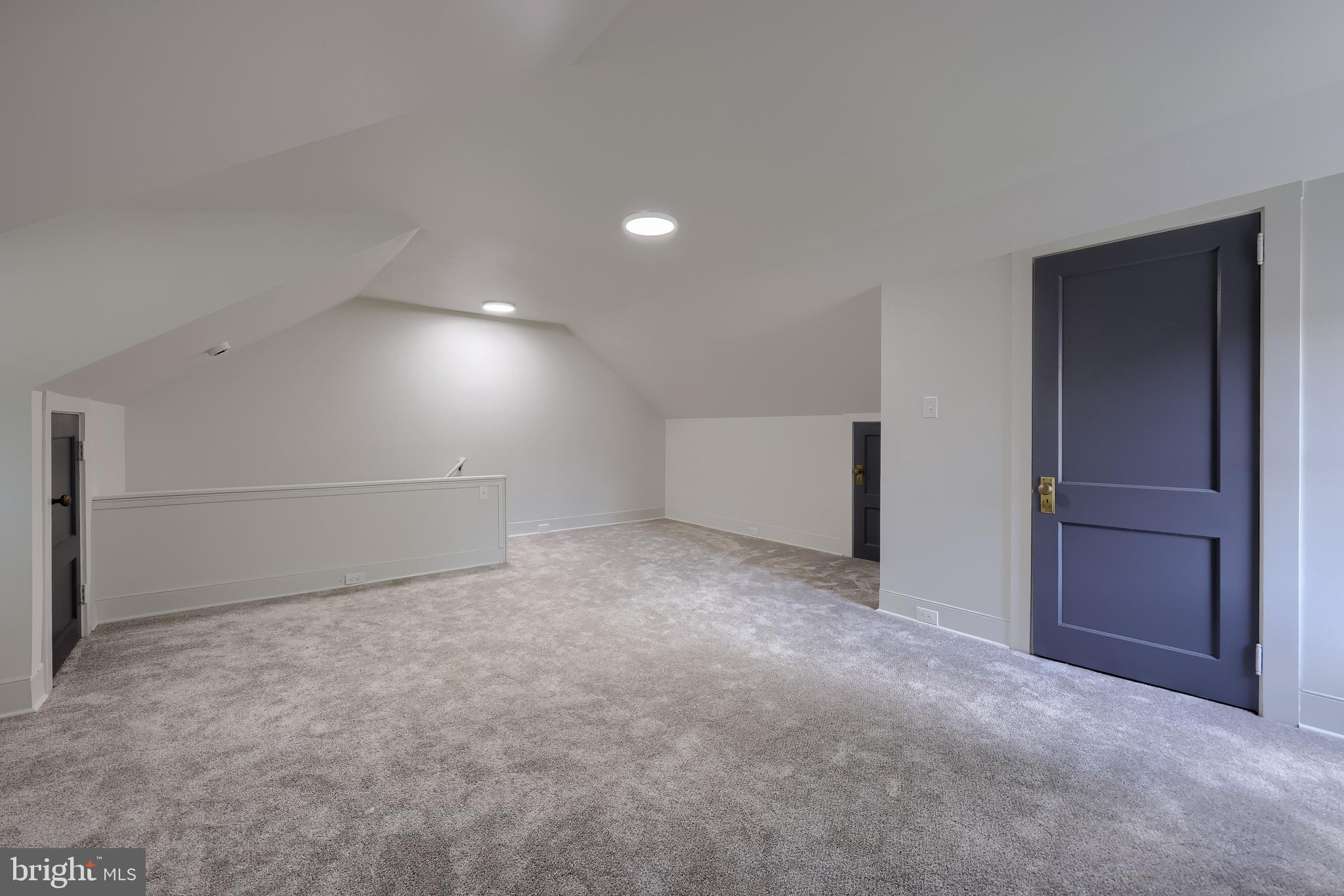 COLLEGE HILL - Residential