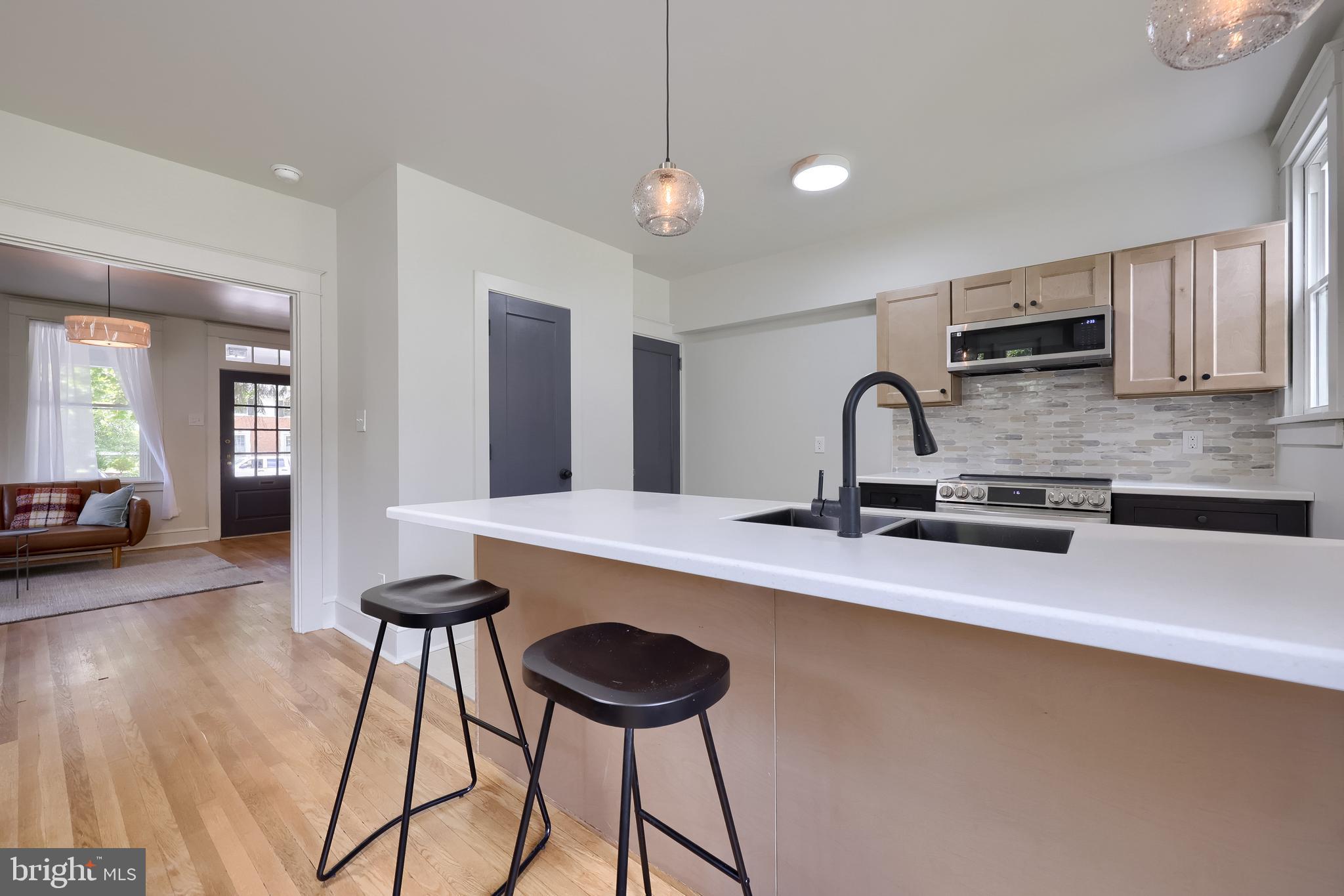 COLLEGE HILL - Residential