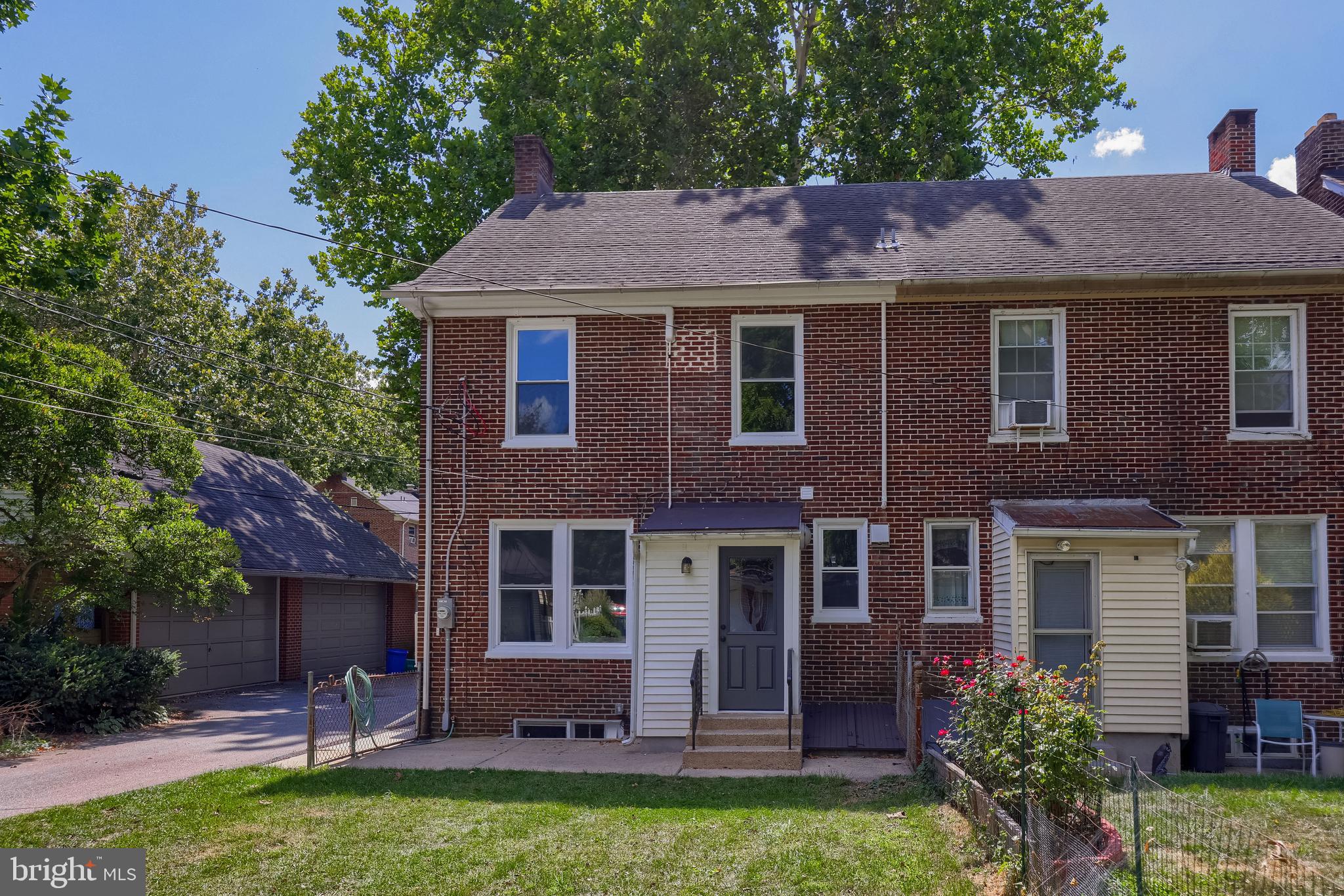 COLLEGE HILL - Residential