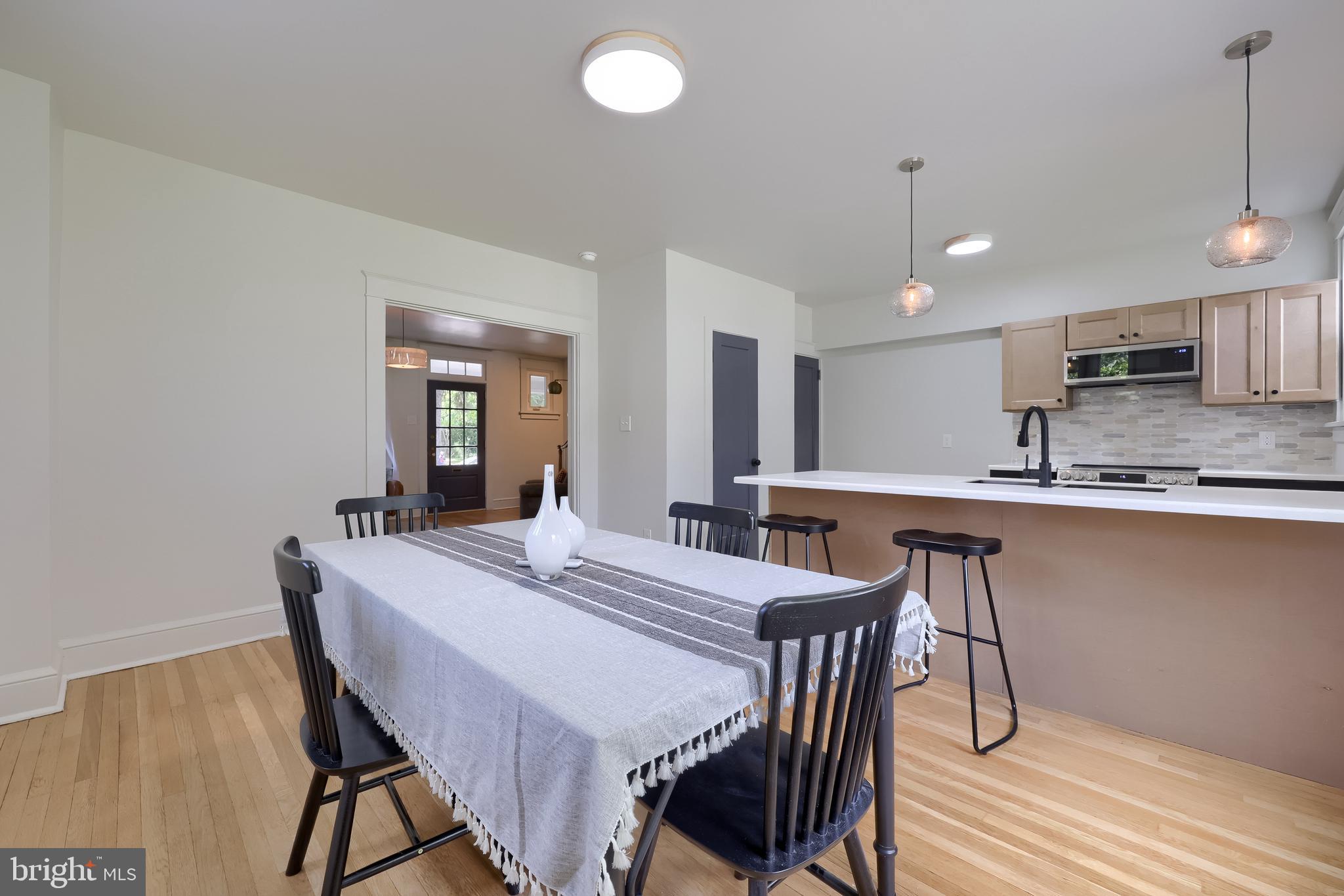 COLLEGE HILL - Residential