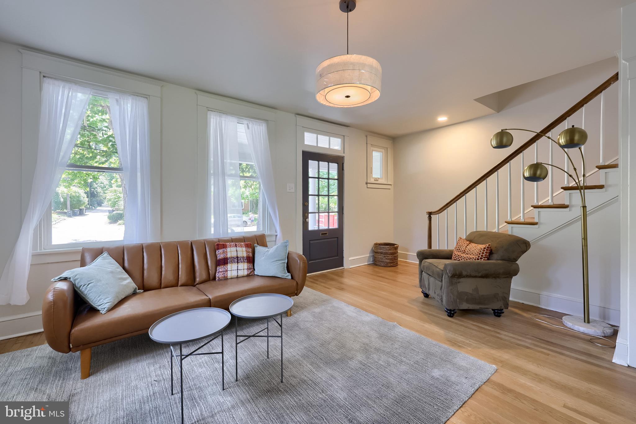 COLLEGE HILL - Residential