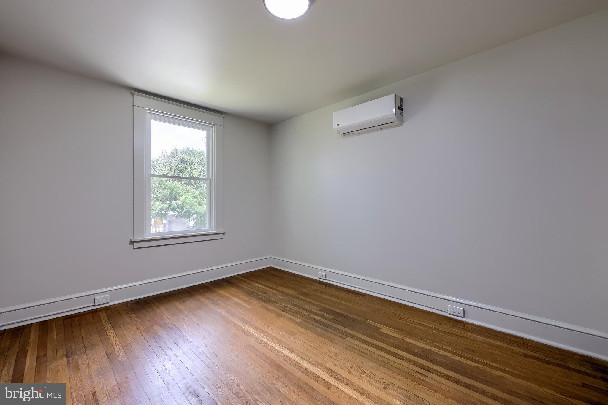 COLLEGE HILL - Residential