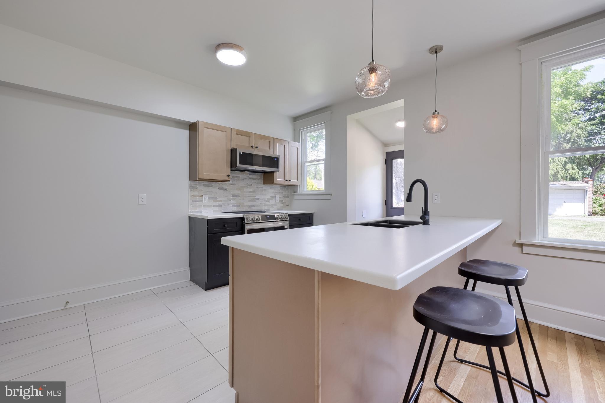 COLLEGE HILL - Residential