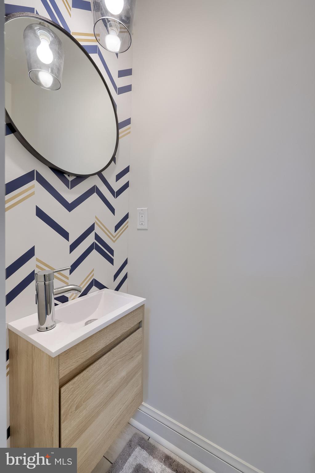 COLLEGE HILL - Residential