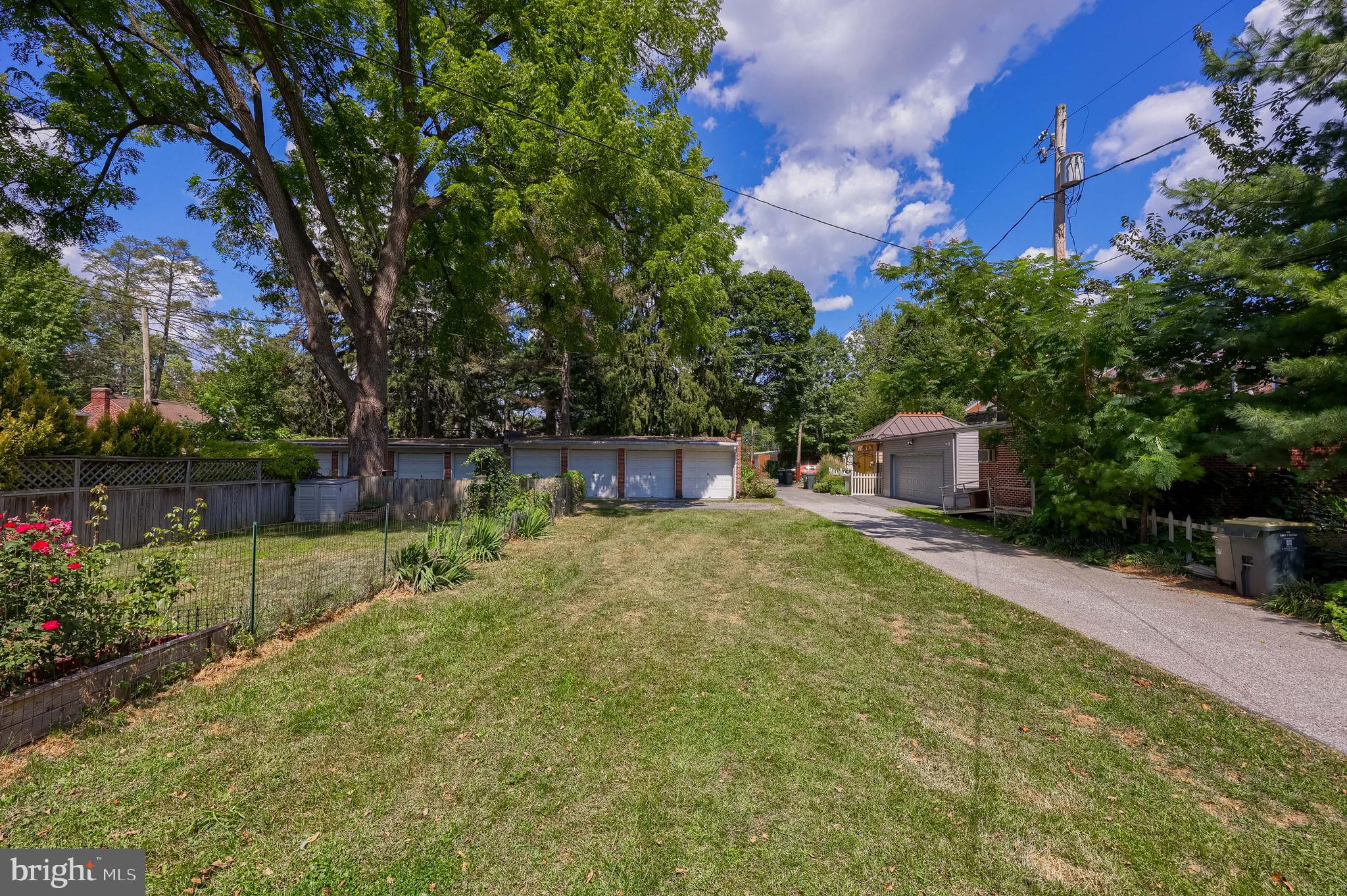 COLLEGE HILL - Residential