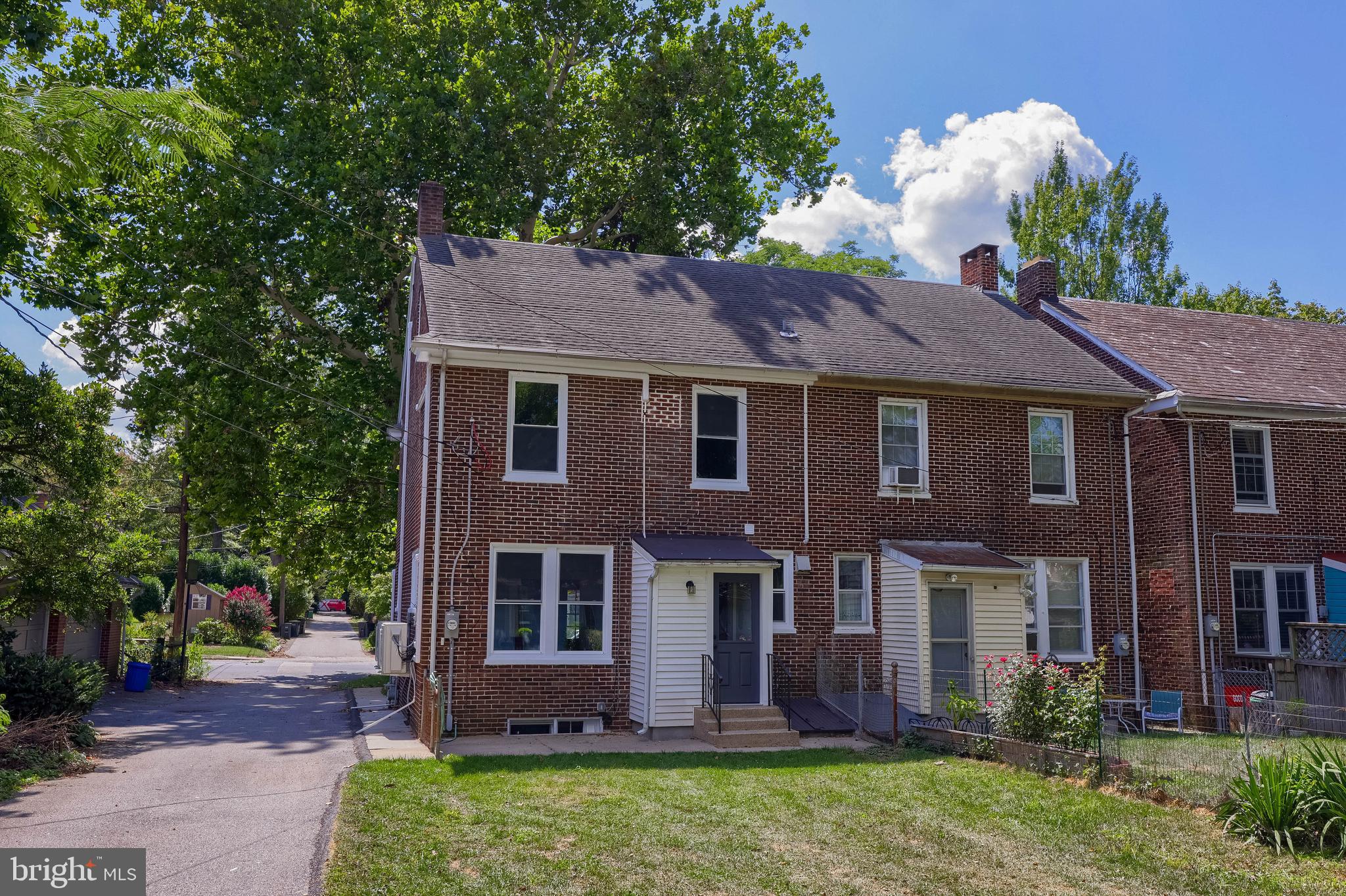 COLLEGE HILL - Residential