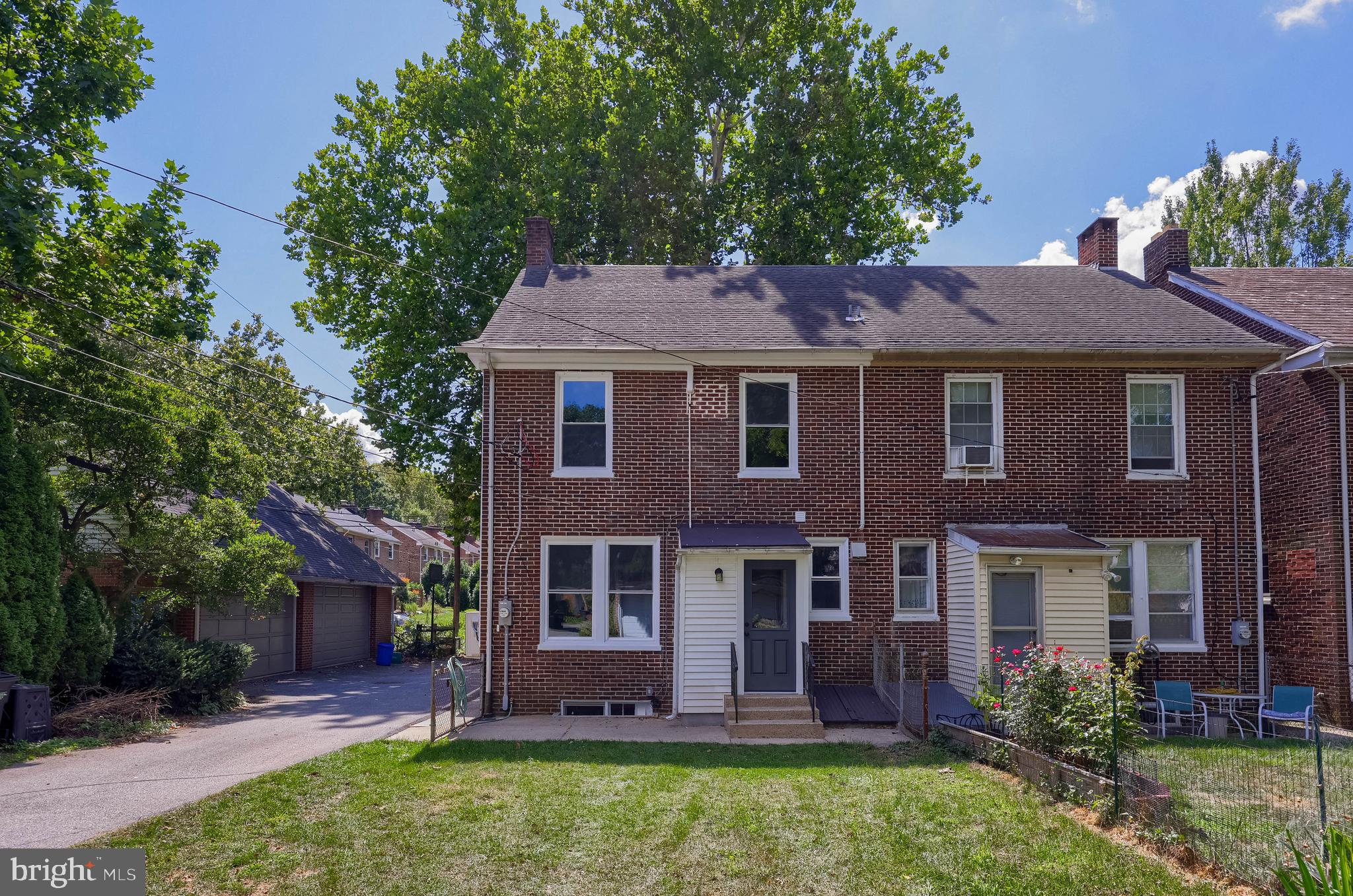 COLLEGE HILL - Residential