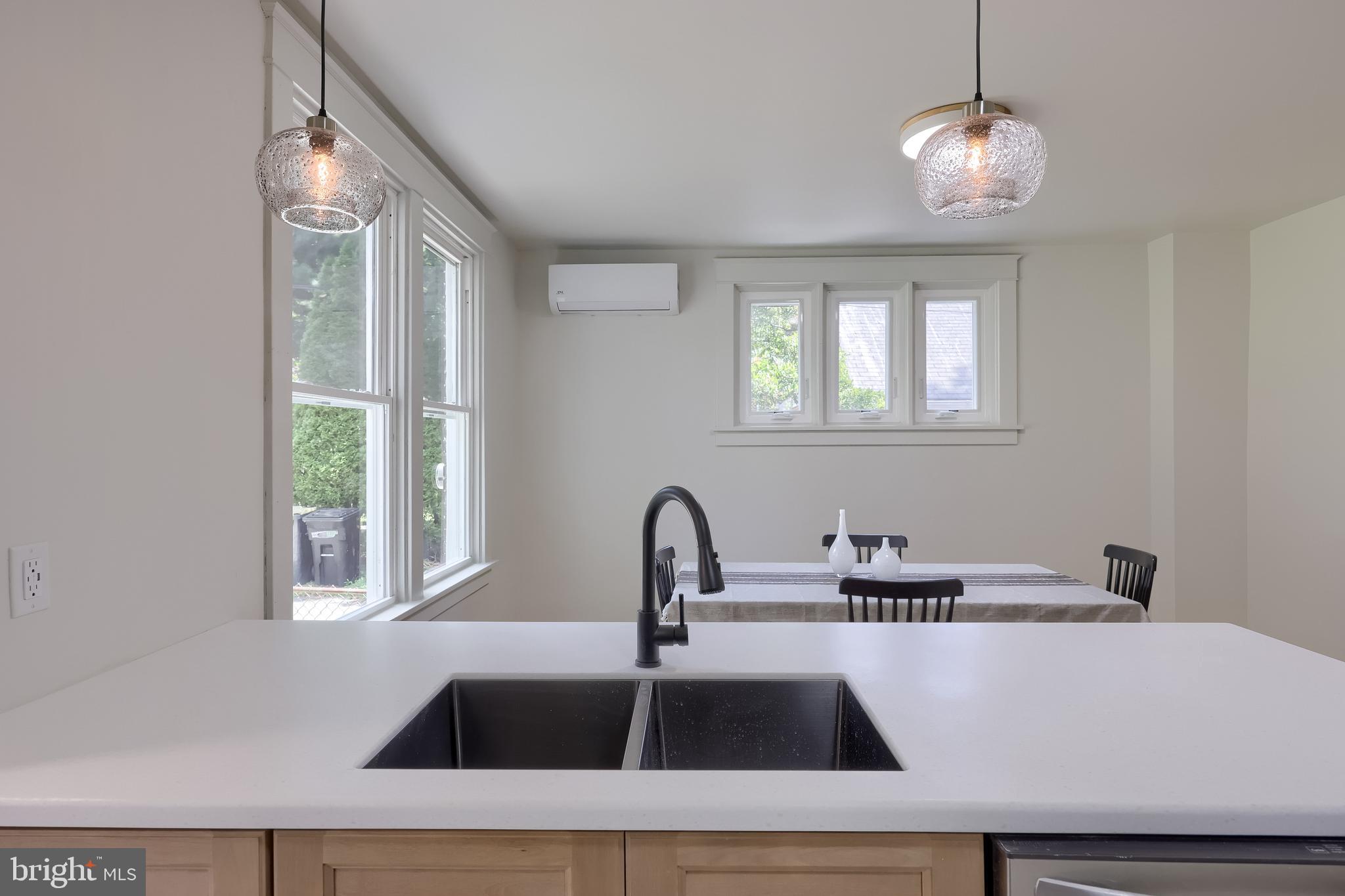 COLLEGE HILL - Residential