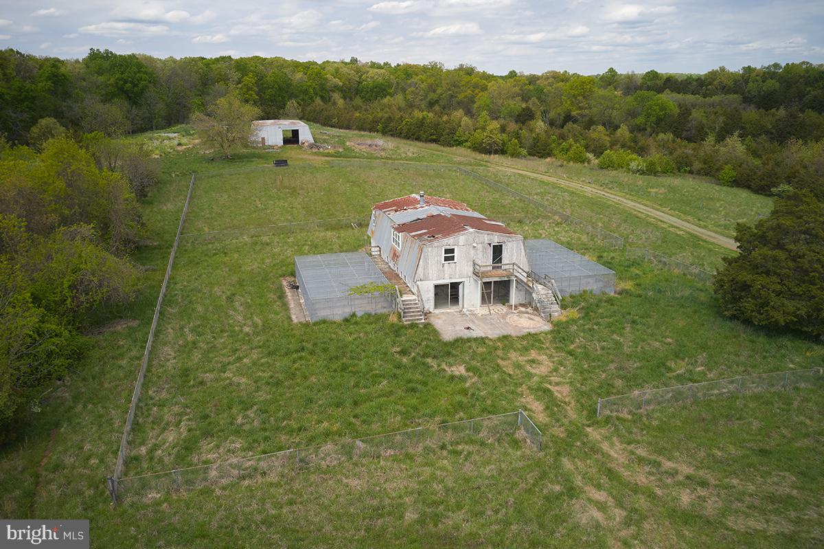 POOLESVILLE OUTSIDE - Land