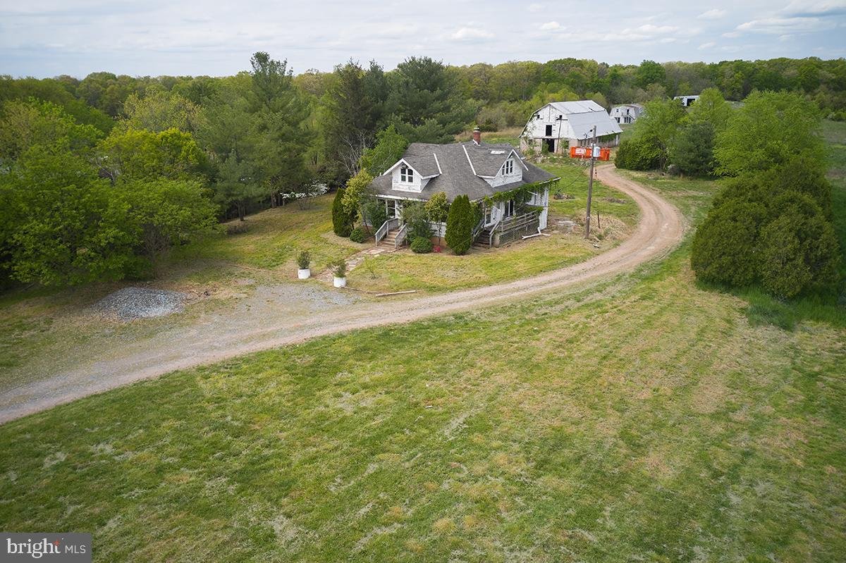 POOLESVILLE OUTSIDE - Land