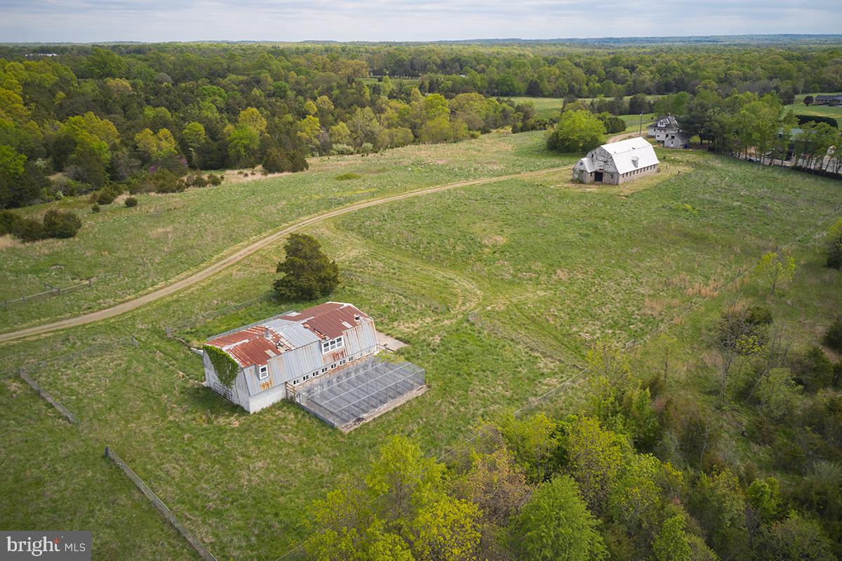 POOLESVILLE OUTSIDE - Land