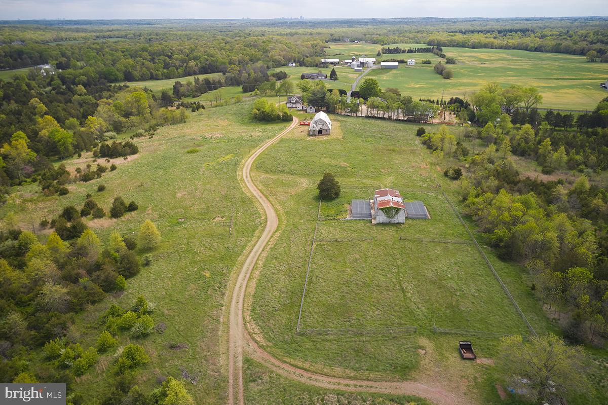 POOLESVILLE OUTSIDE - Land