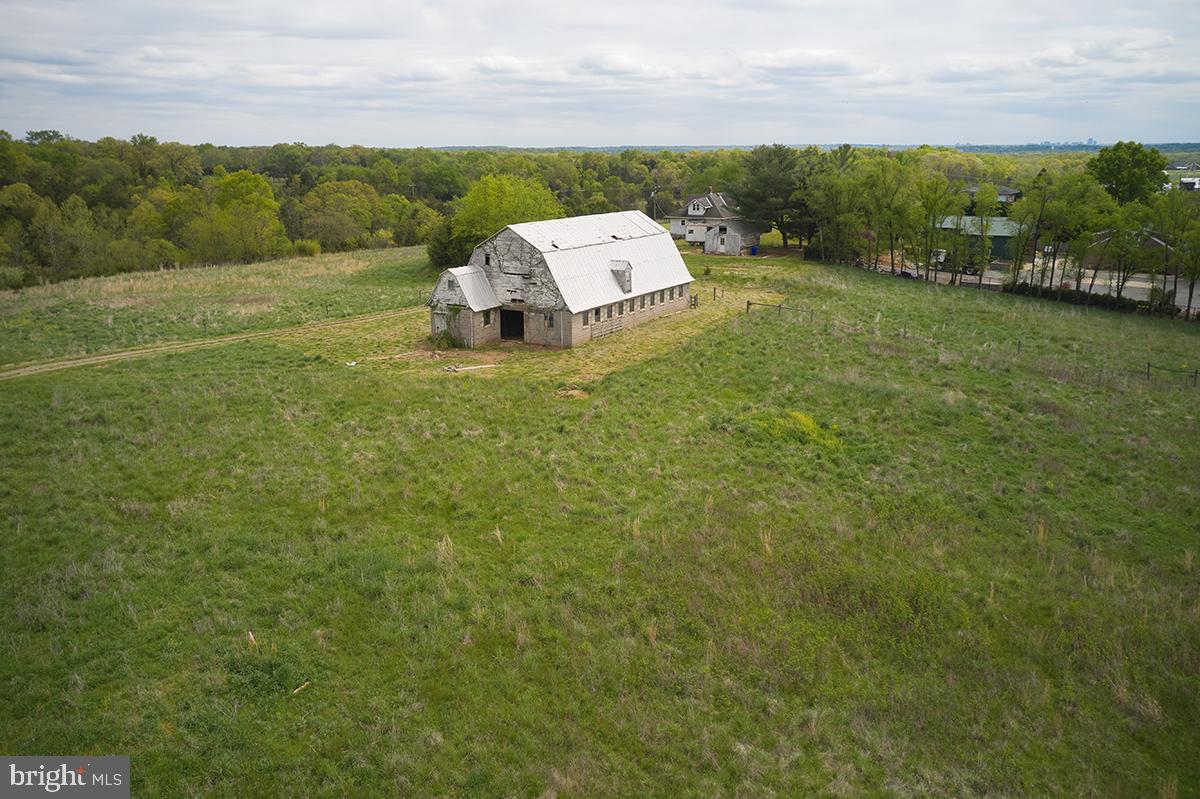 POOLESVILLE OUTSIDE - Land