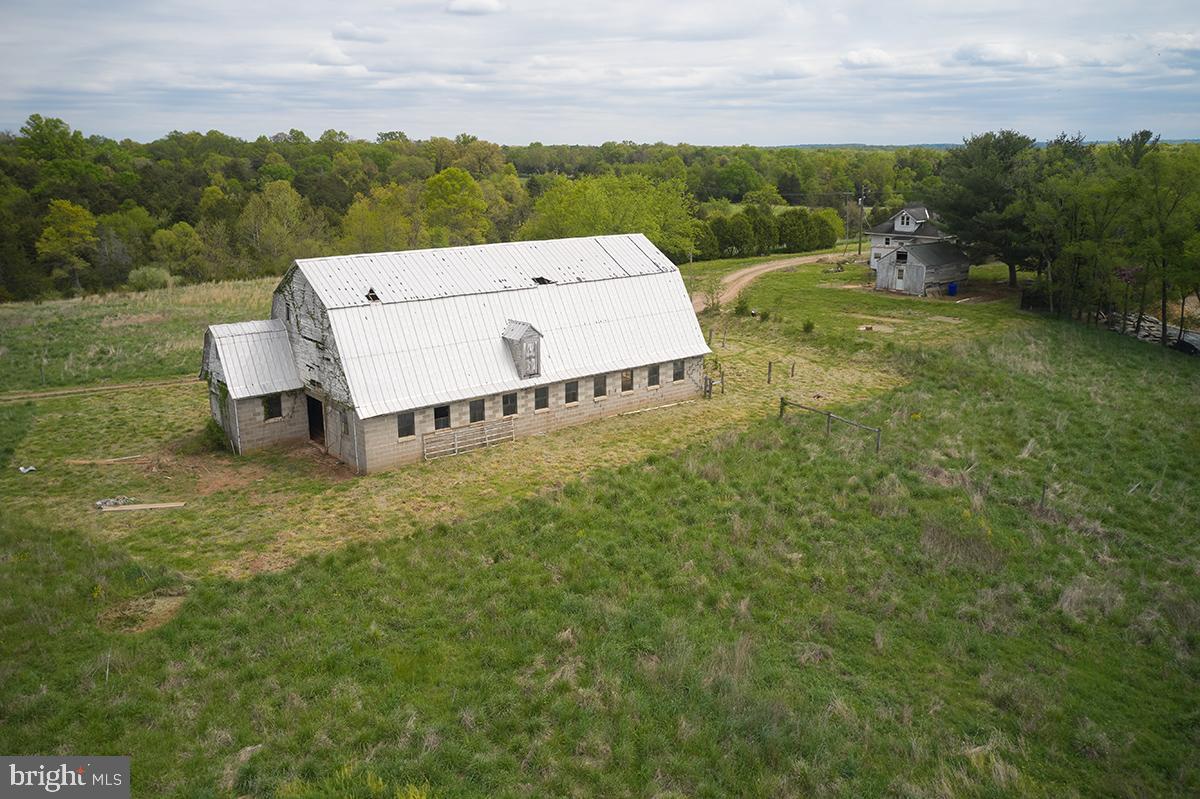 POOLESVILLE OUTSIDE - Land