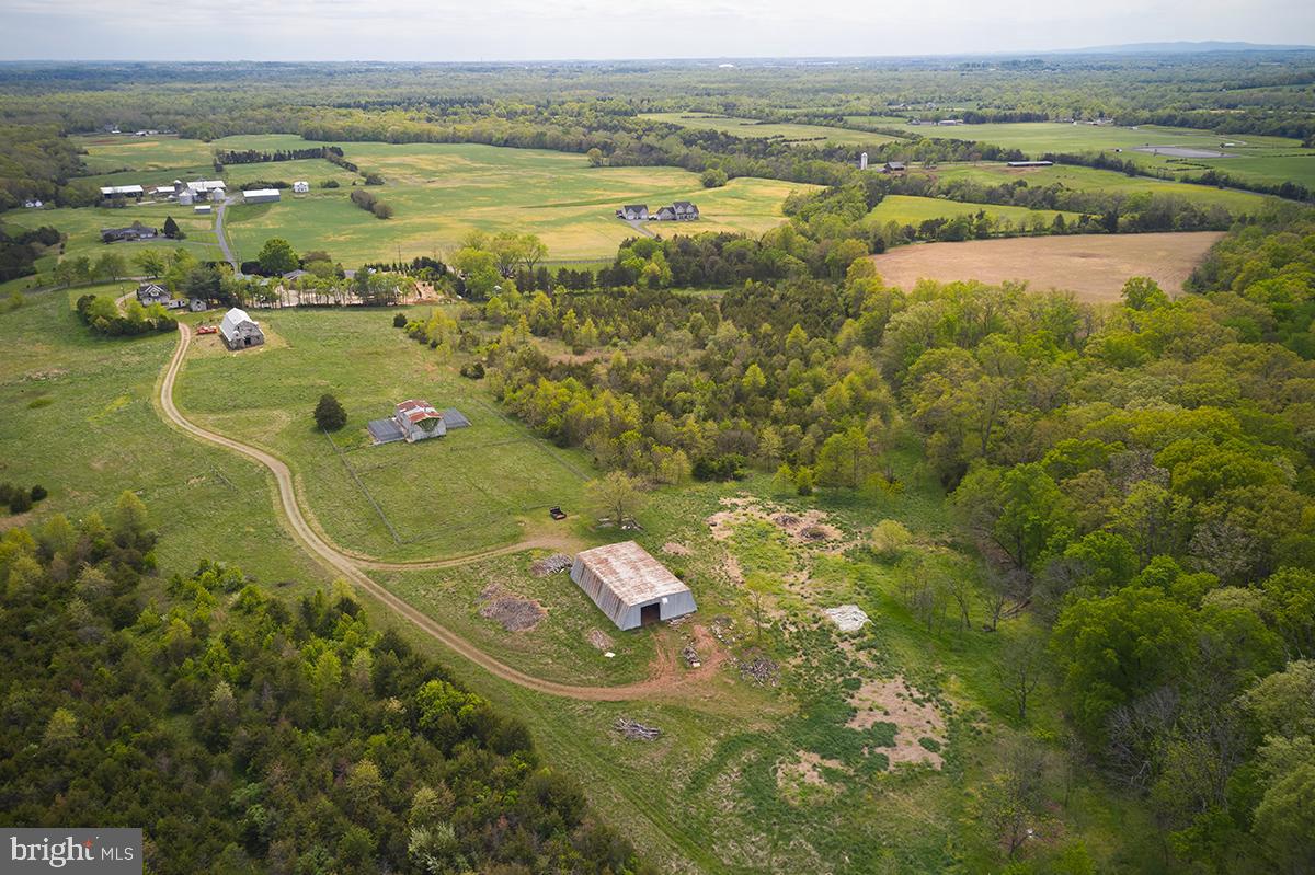 POOLESVILLE OUTSIDE - Land