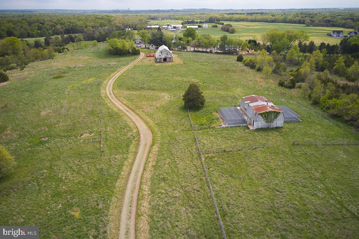 POOLESVILLE OUTSIDE - Land