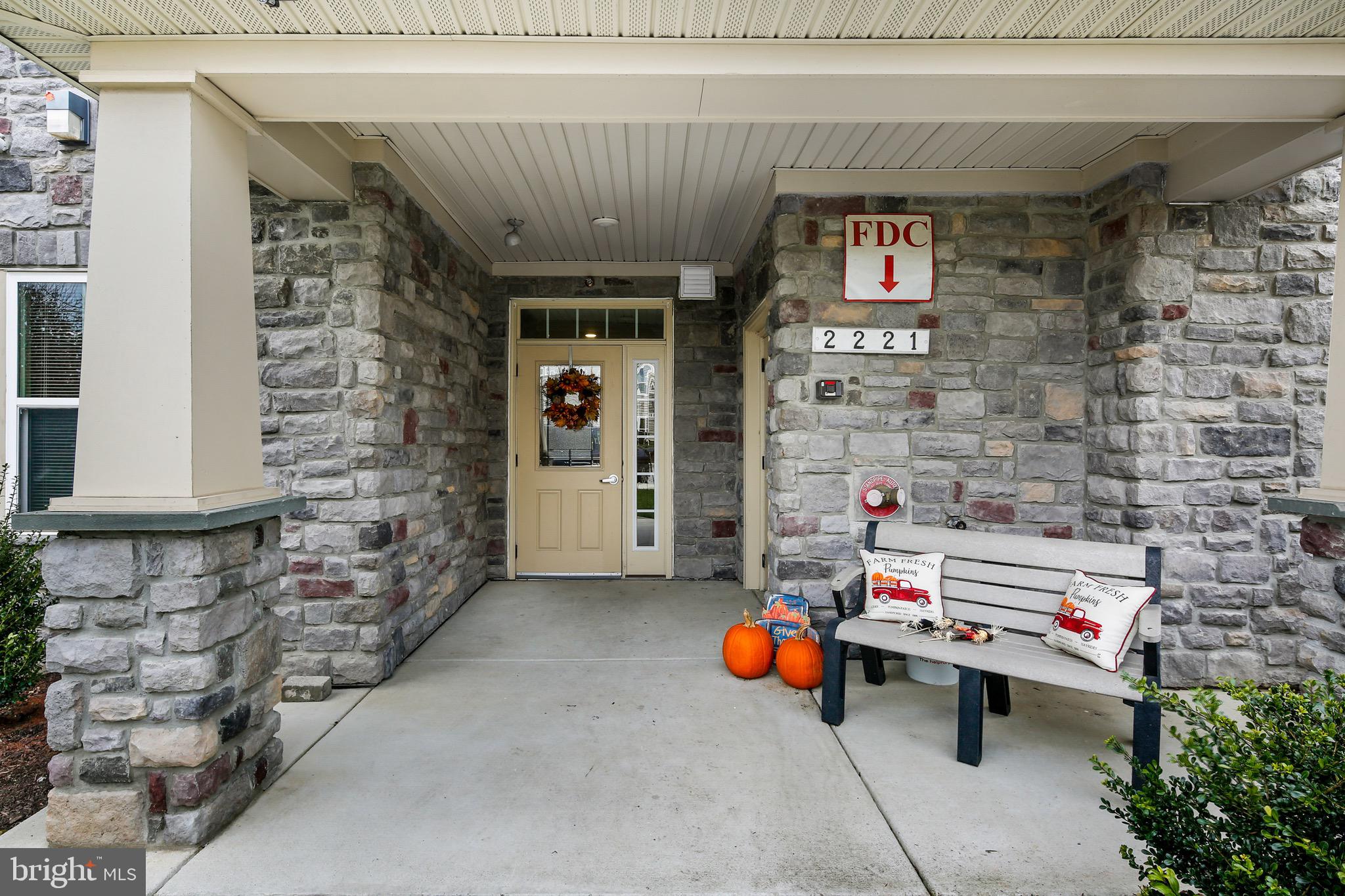 WAVERLY WOODS WEST - Residential