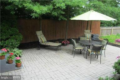 MANHATTAN BEACH - Residential