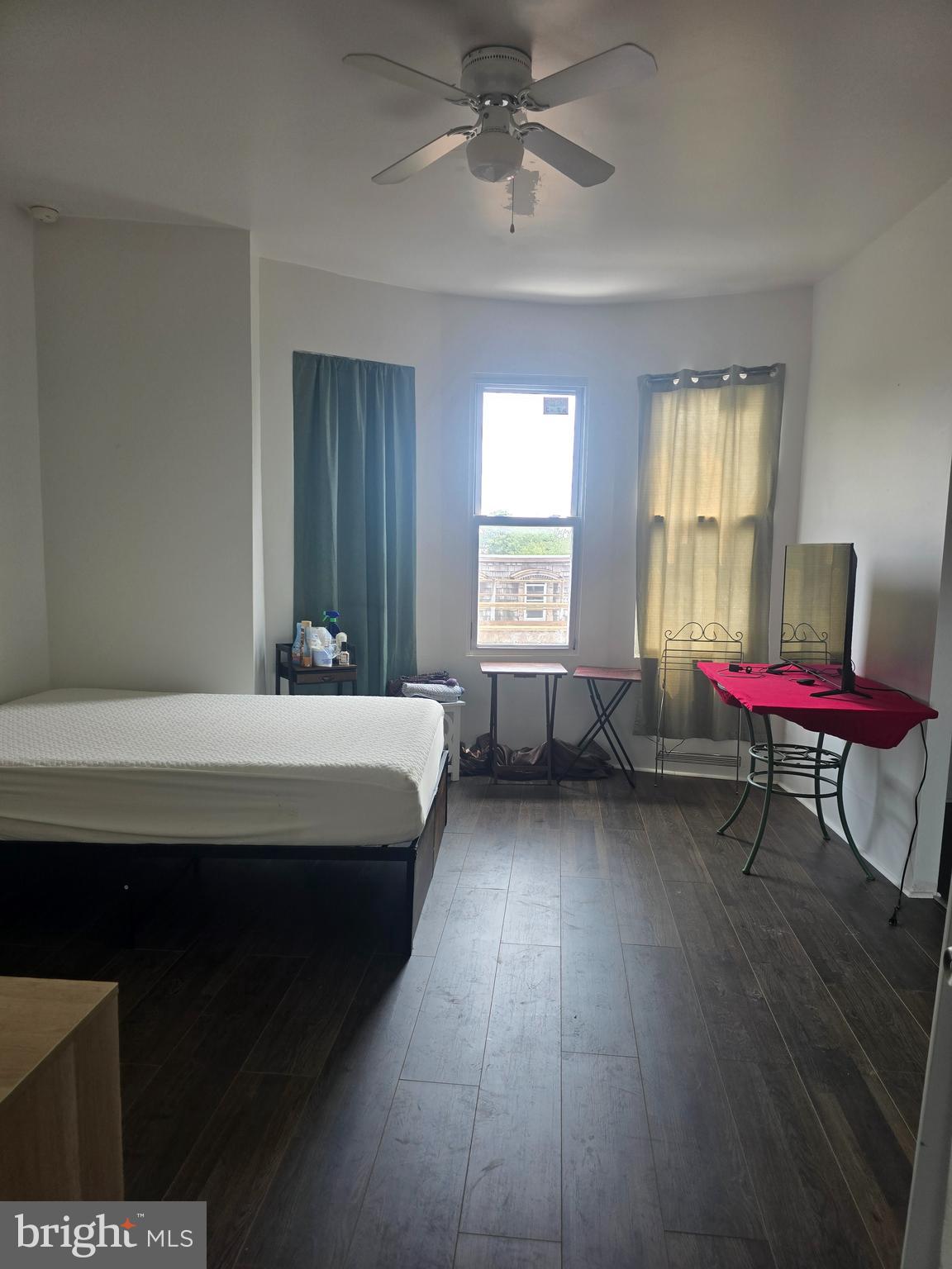 Welcome to this bright and updated 3rd-floor 1-bedroom apartment in a charming mixed-use brick building on Frankford Avenue. Enjoy the convenience of nearby shops, public transit, and local eateries just steps from your door. Ideal for professionals or students looking for an affordable space in a well-connected location. Street parking available. Schedule your showing today!