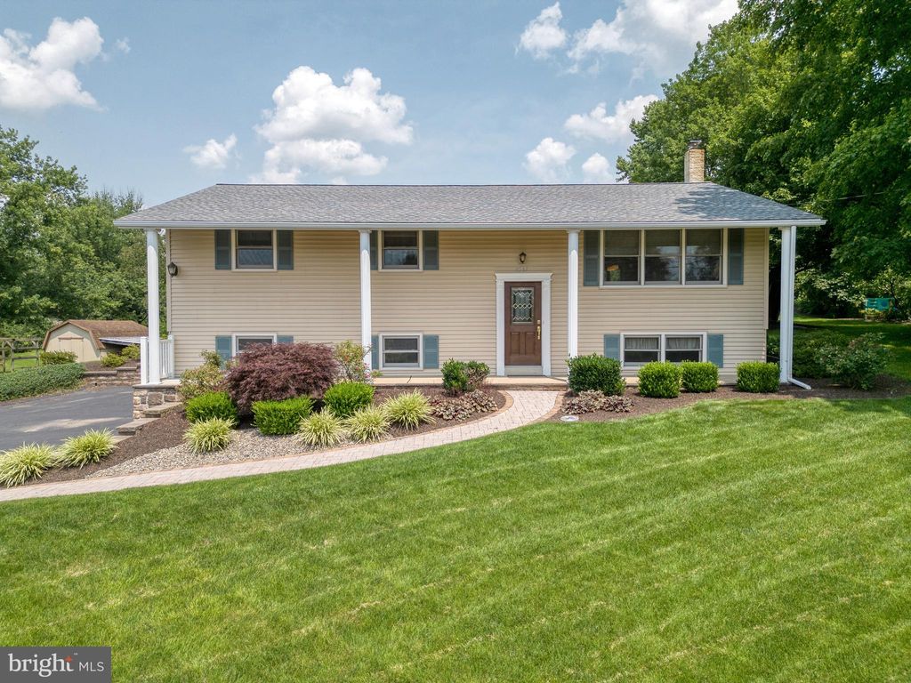 Photo of 4567 Bossler Road, Elizabethtown, PA 17022 (MLS # PALA2037580)