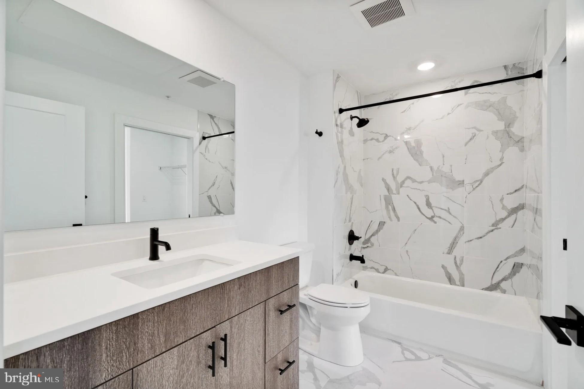 FRANCISVILLE - Residential Lease