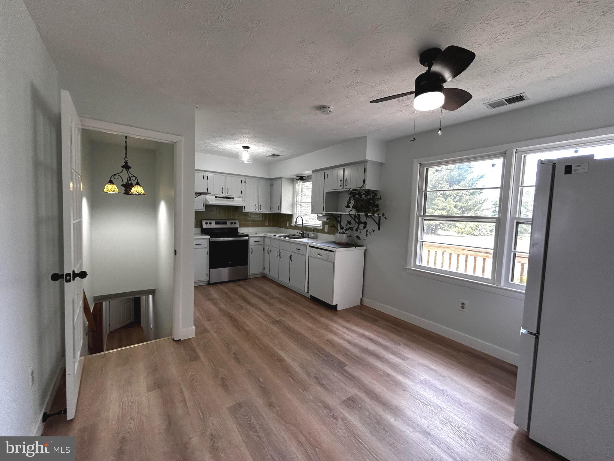 LONE OAK - Residential Lease