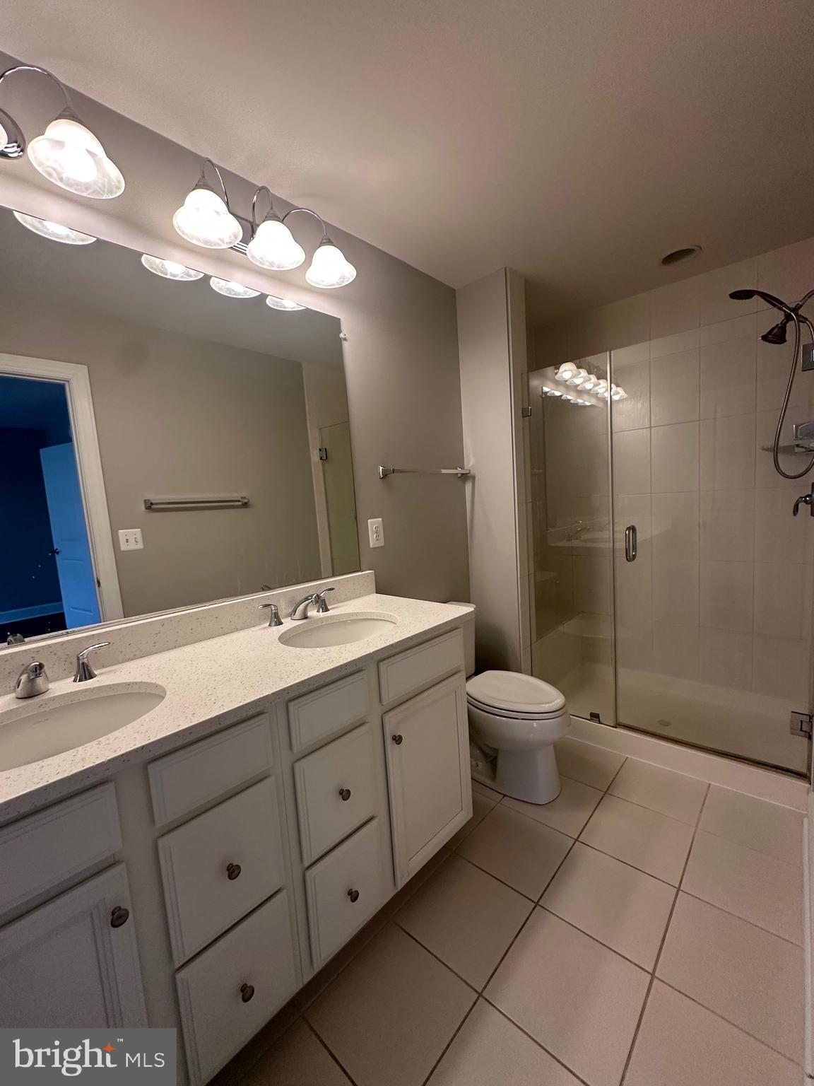 BRADLEY SQUARE - Residential Lease