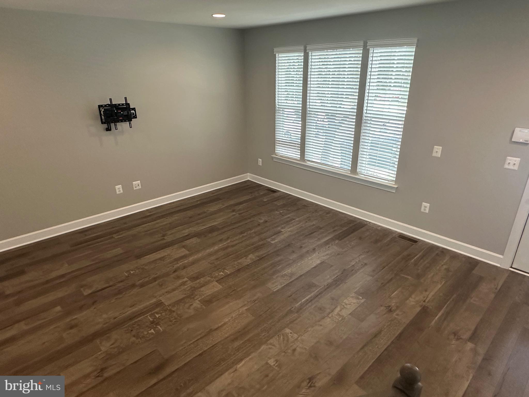 BRADLEY SQUARE - Residential Lease