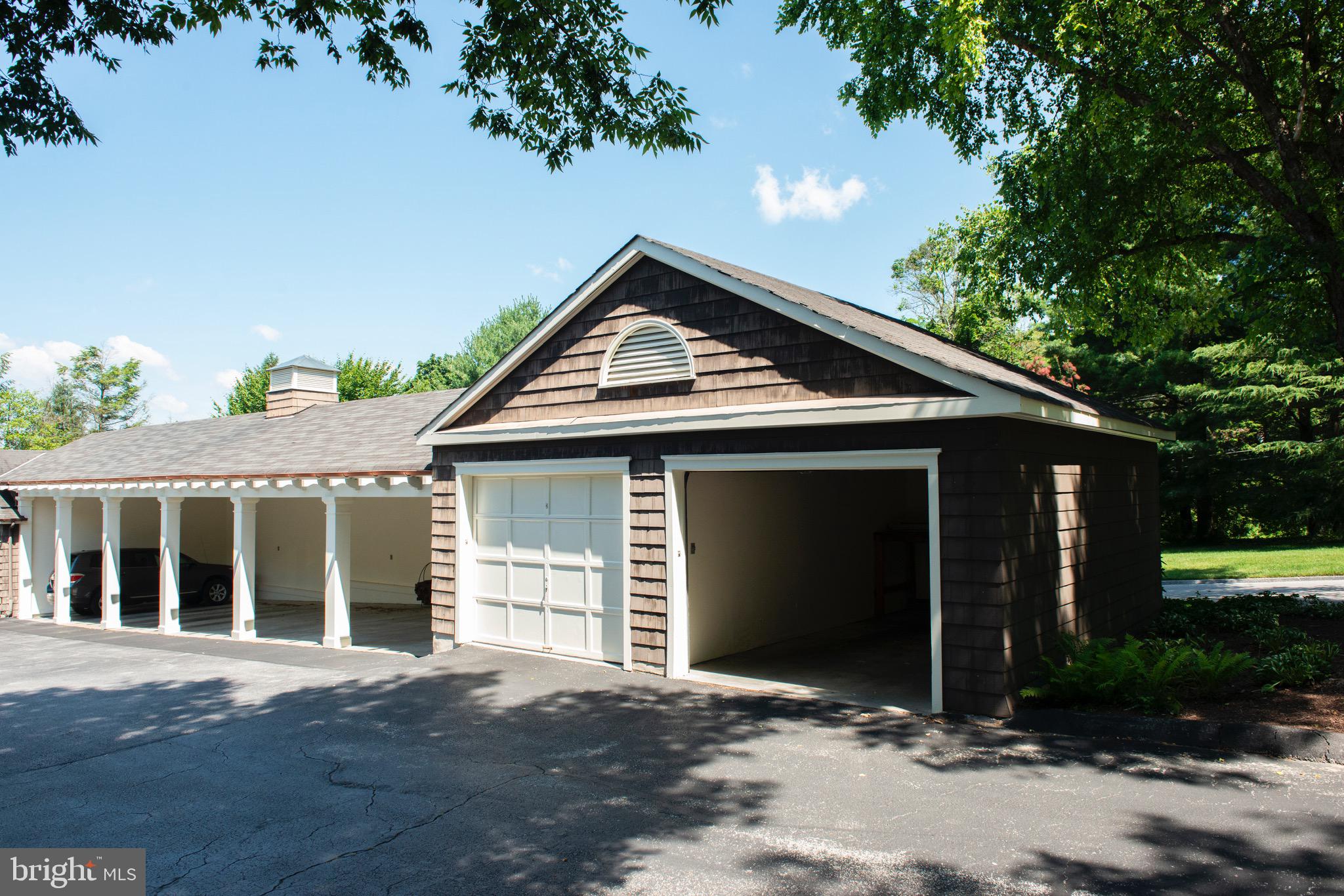 DEVON HILL - Residential