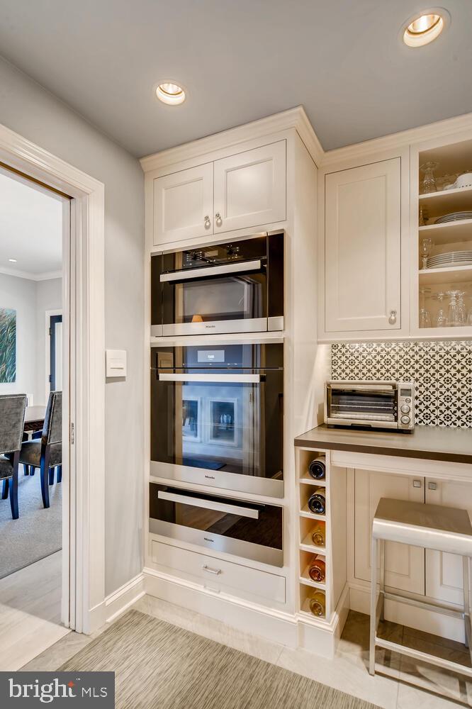 DEVON HILL - Residential