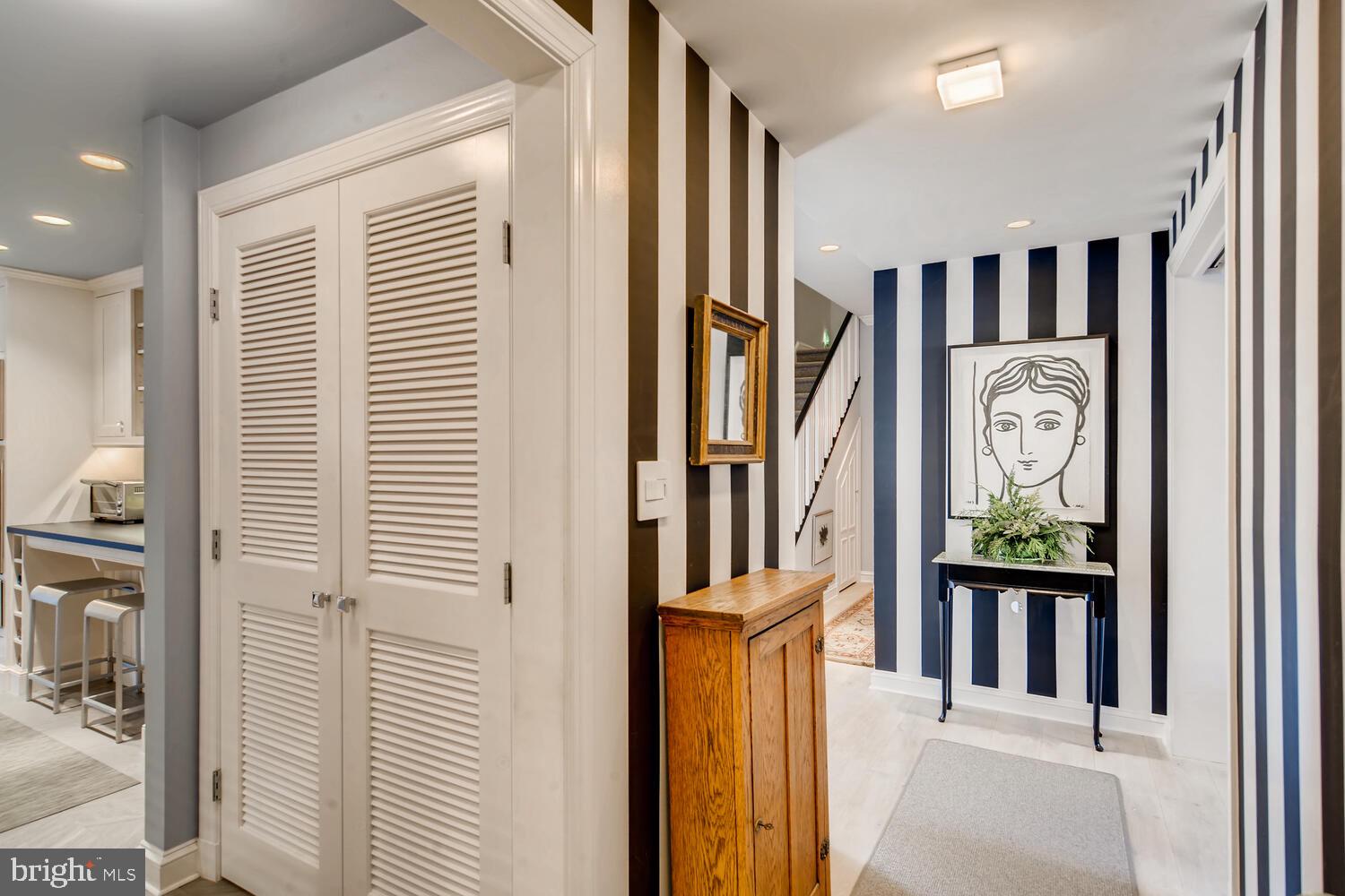 DEVON HILL - Residential