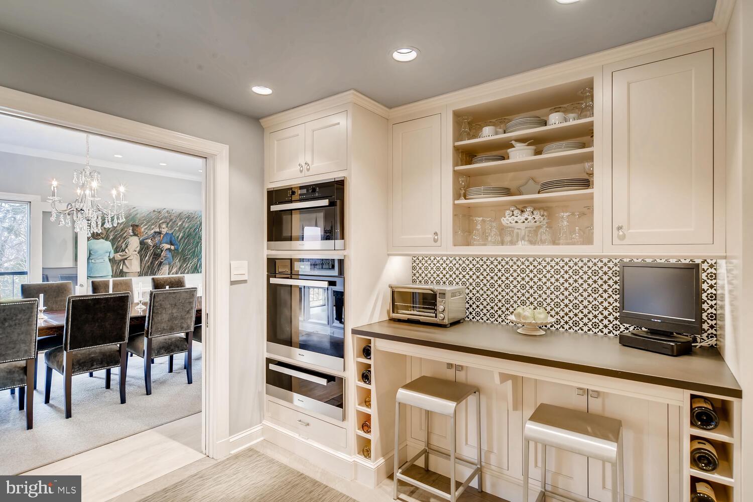 DEVON HILL - Residential