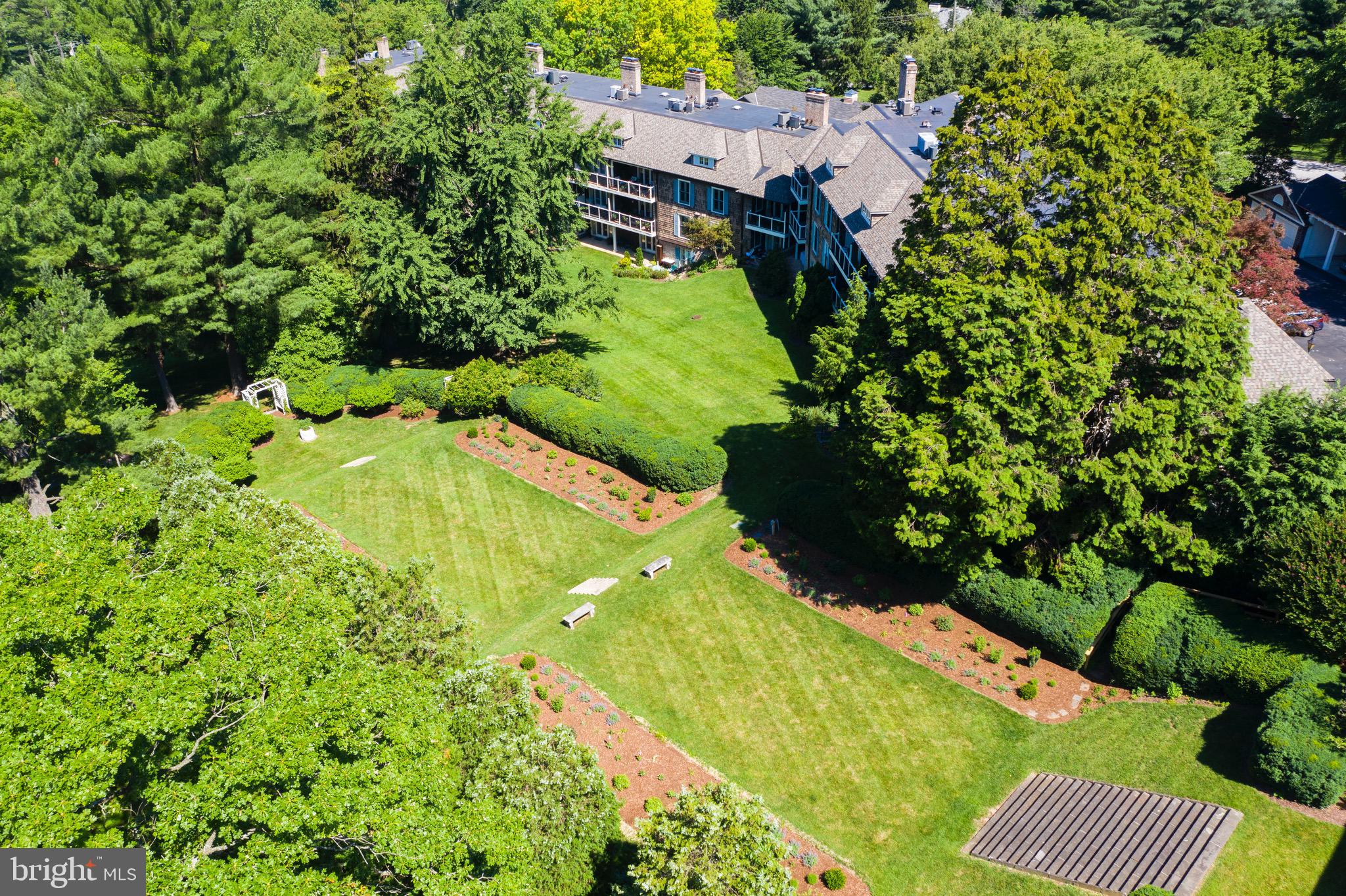 DEVON HILL - Residential