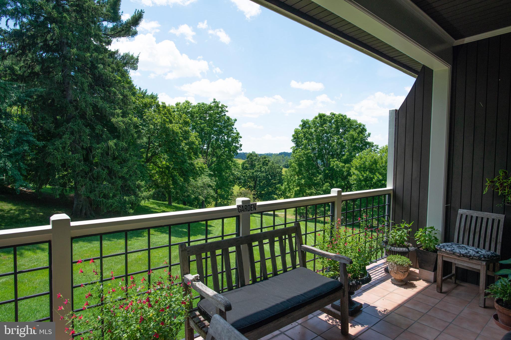 DEVON HILL - Residential