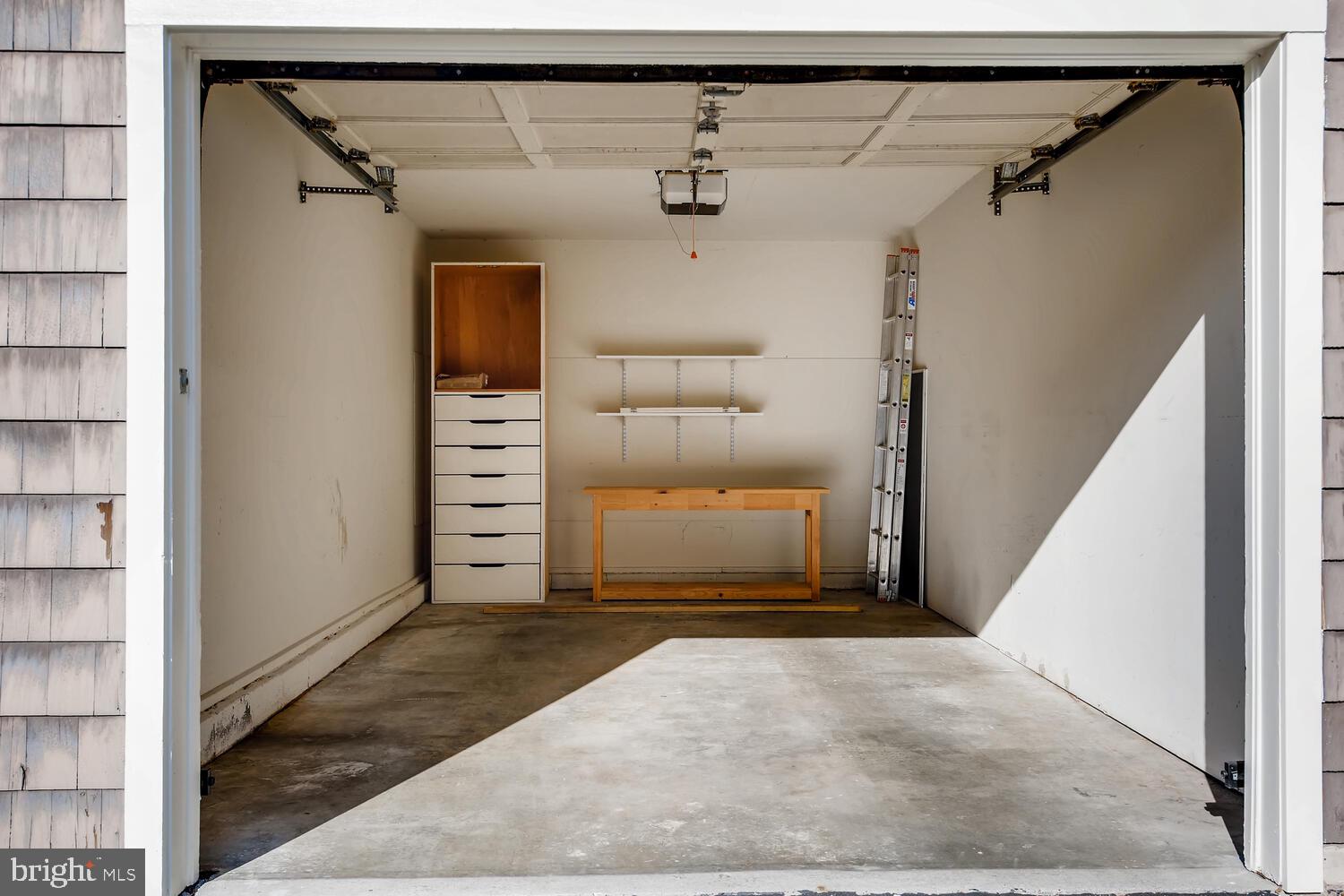 DEVON HILL - Residential