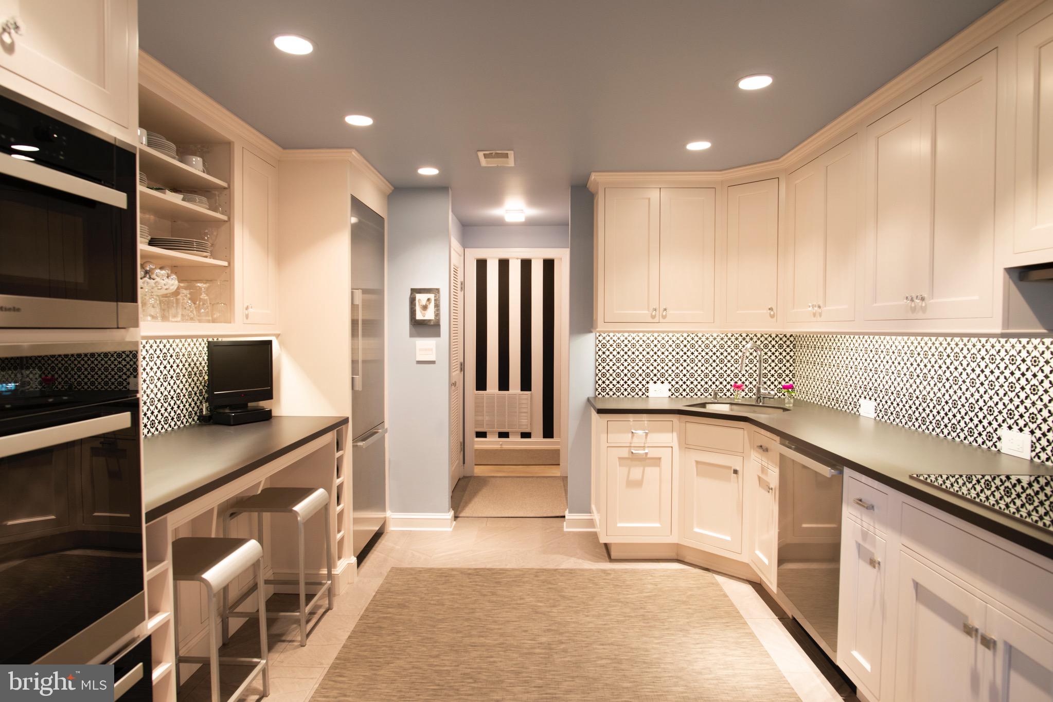 DEVON HILL - Residential