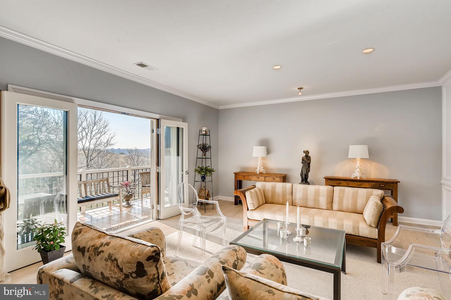 DEVON HILL - Residential