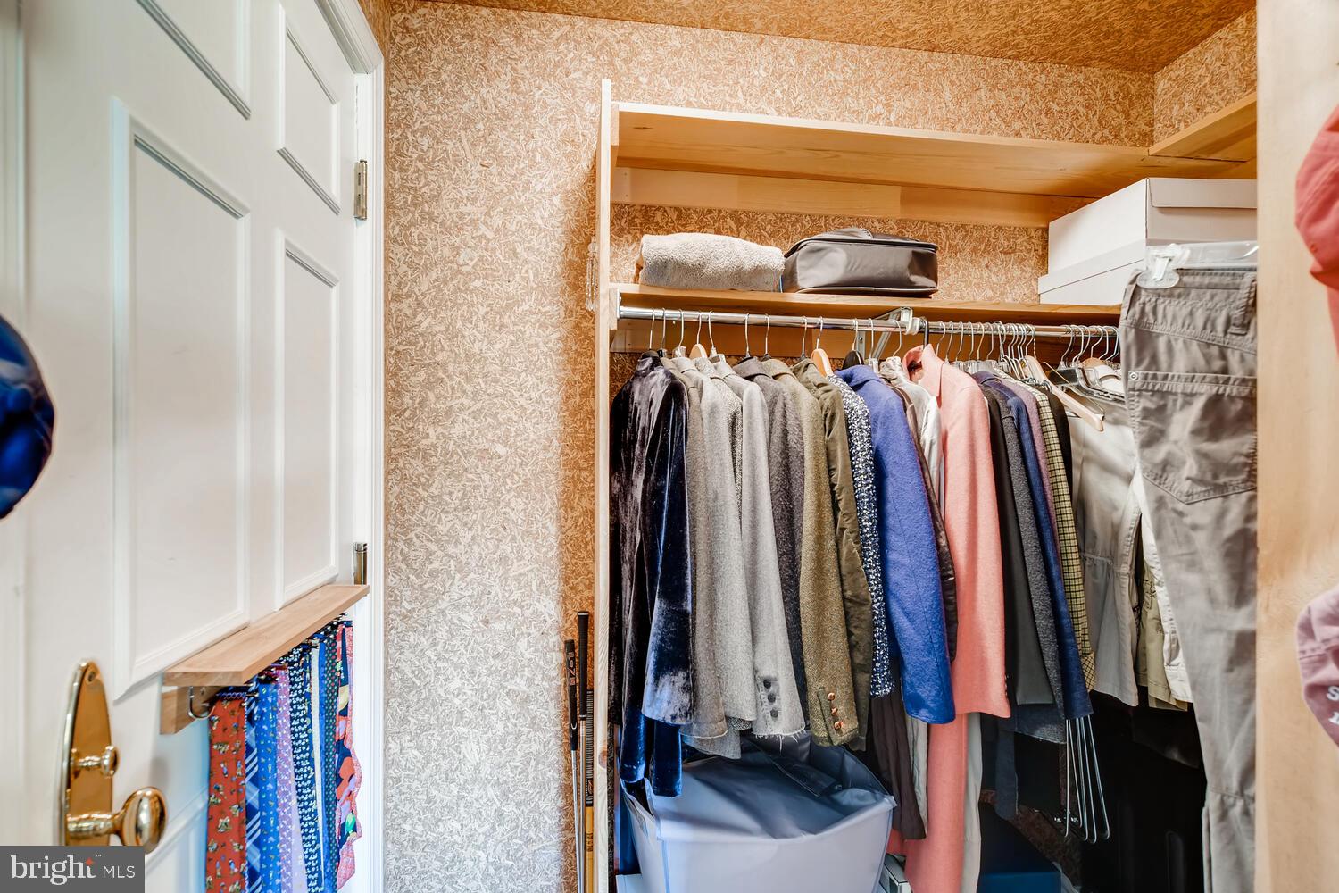 DEVON HILL - Residential