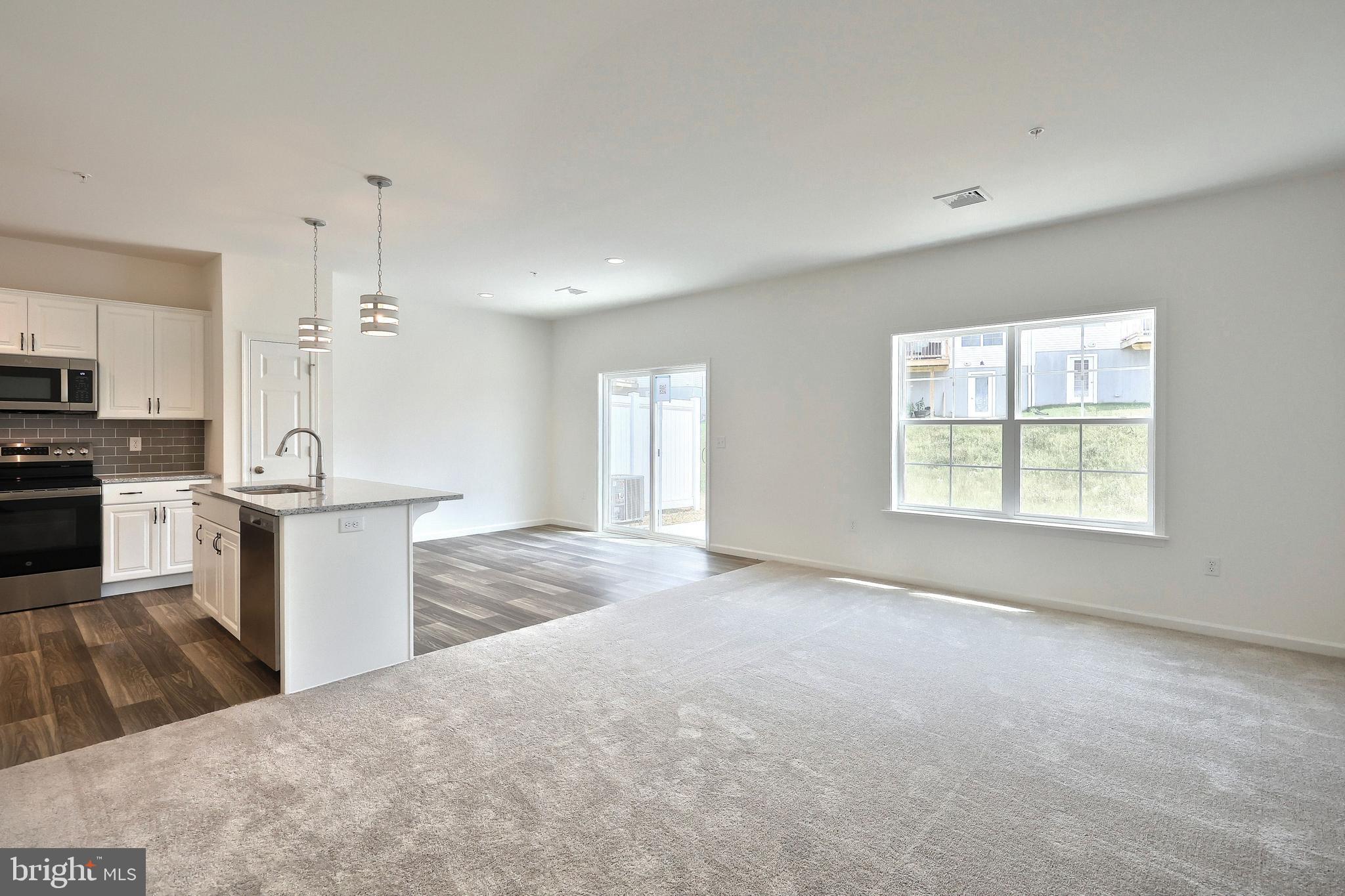 THE TOWNES AT BRIAR CREEK - Residential