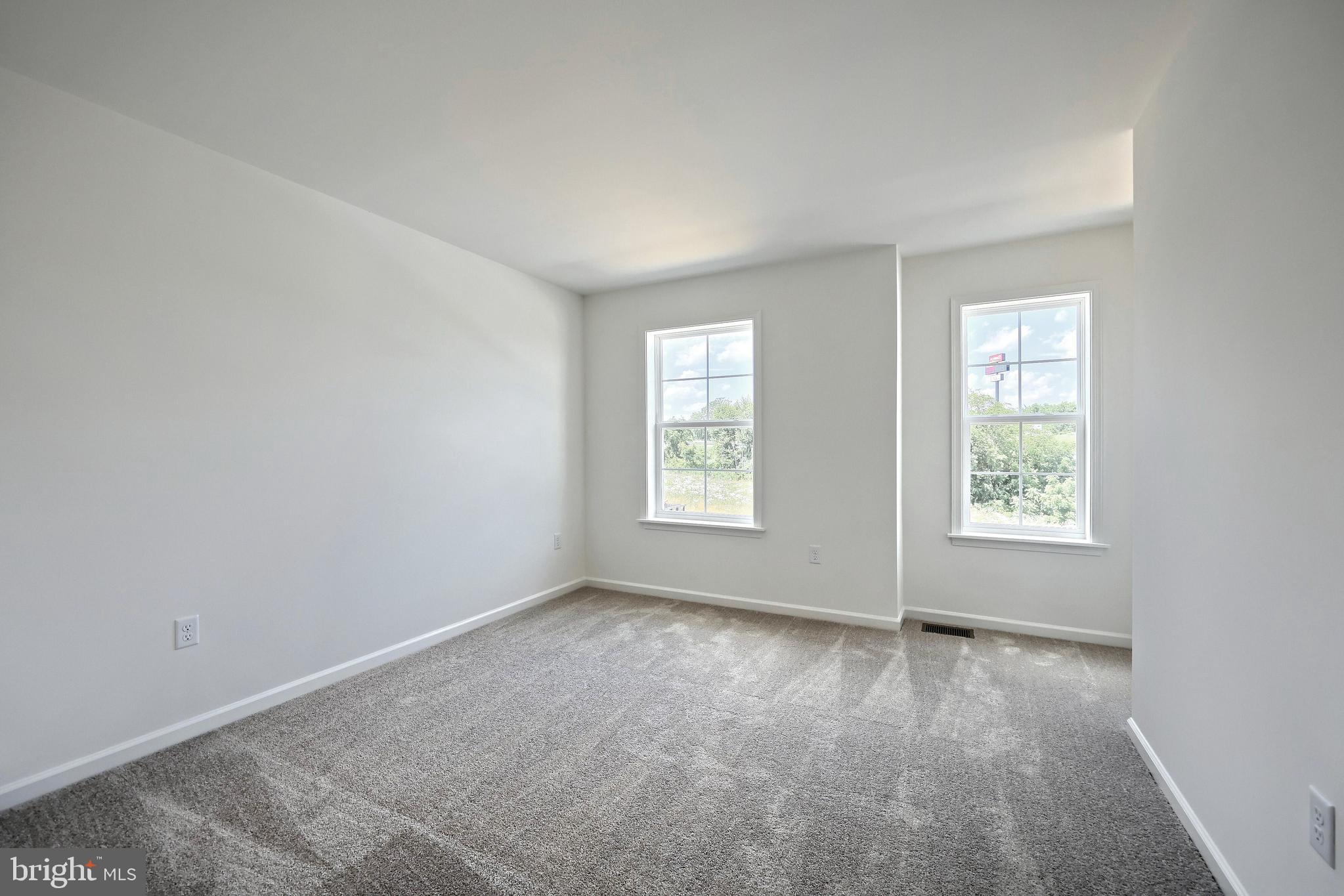 THE TOWNES AT BRIAR CREEK - Residential