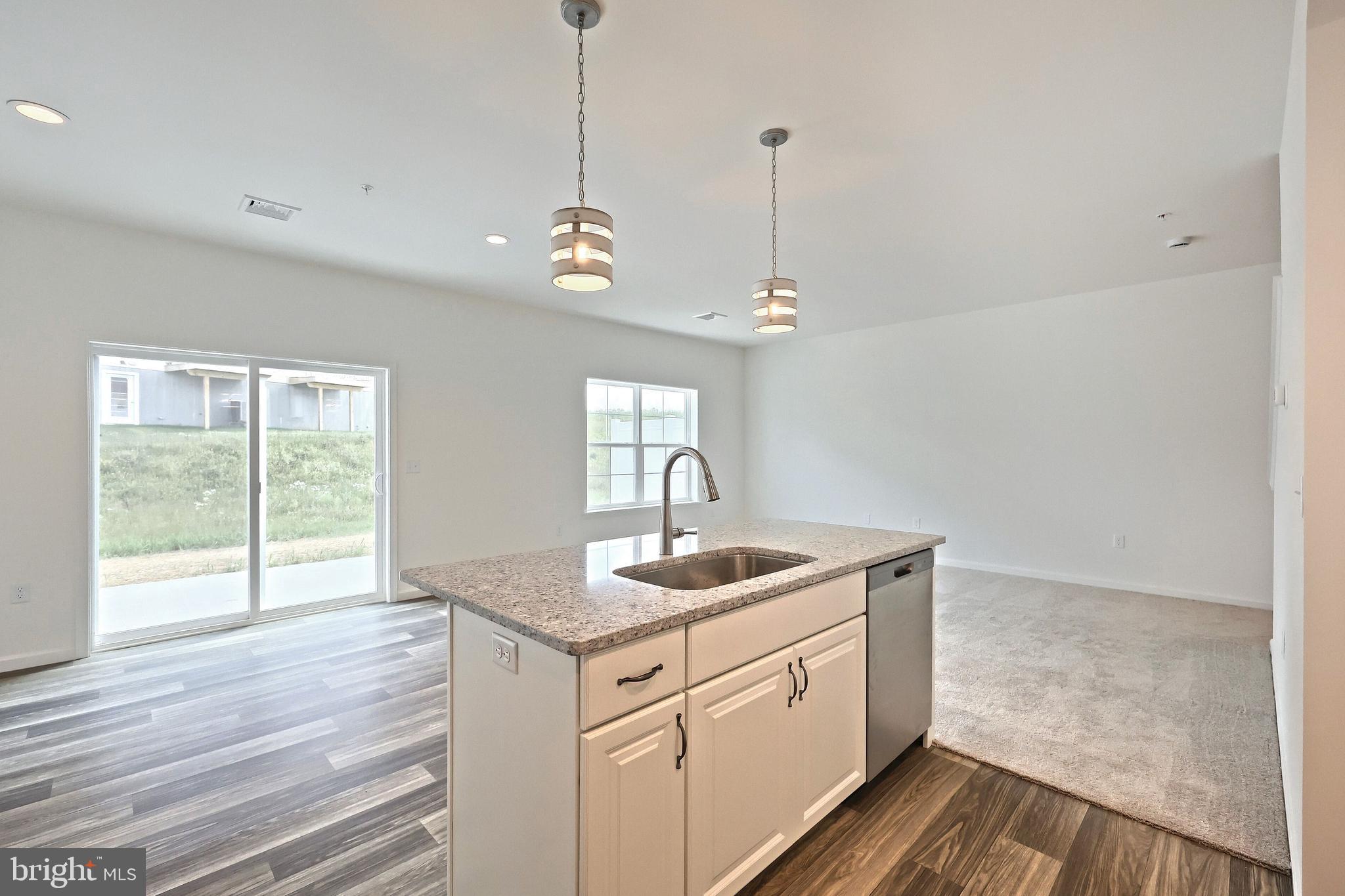 THE TOWNES AT BRIAR CREEK - Residential