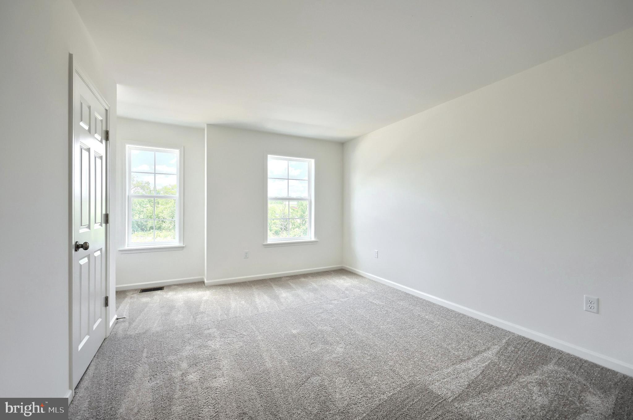 THE TOWNES AT BRIAR CREEK - Residential