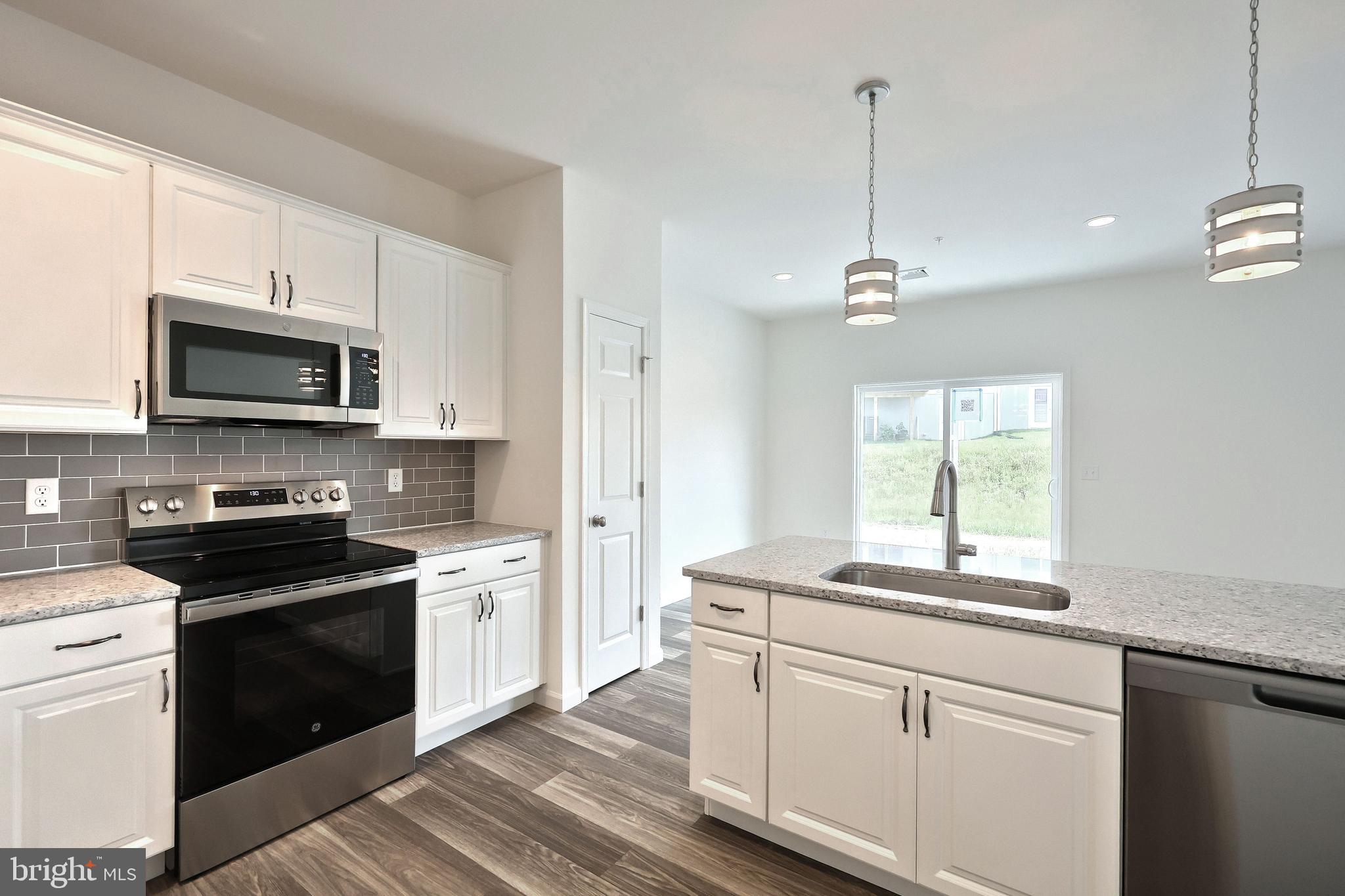 7863 BRIARWOOD DRIVE