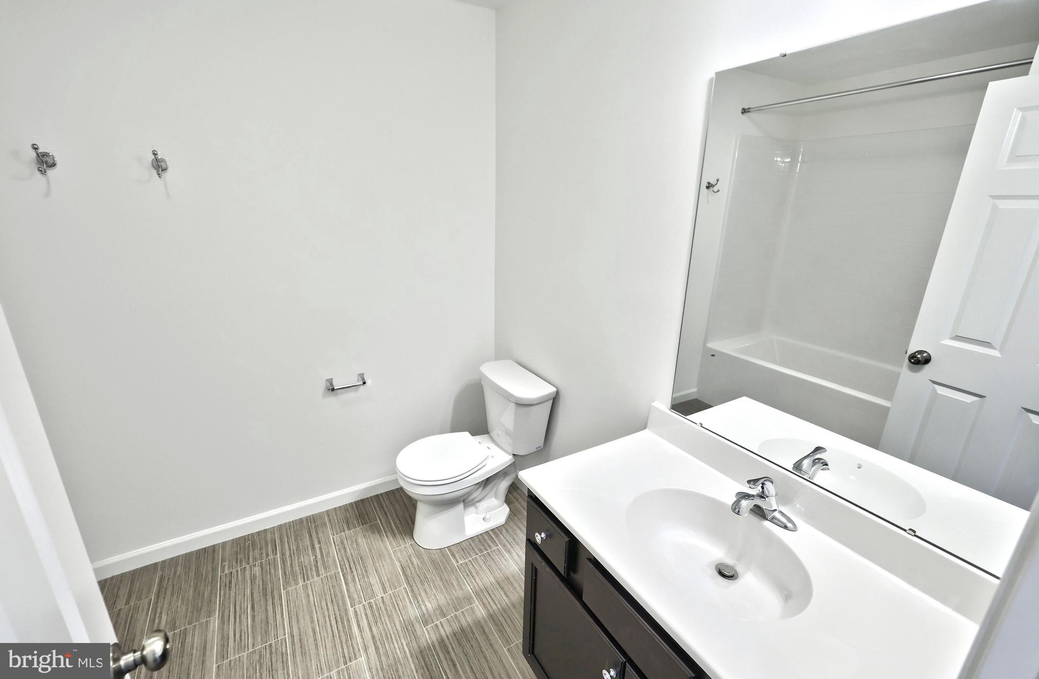 THE TOWNES AT BRIAR CREEK - Residential