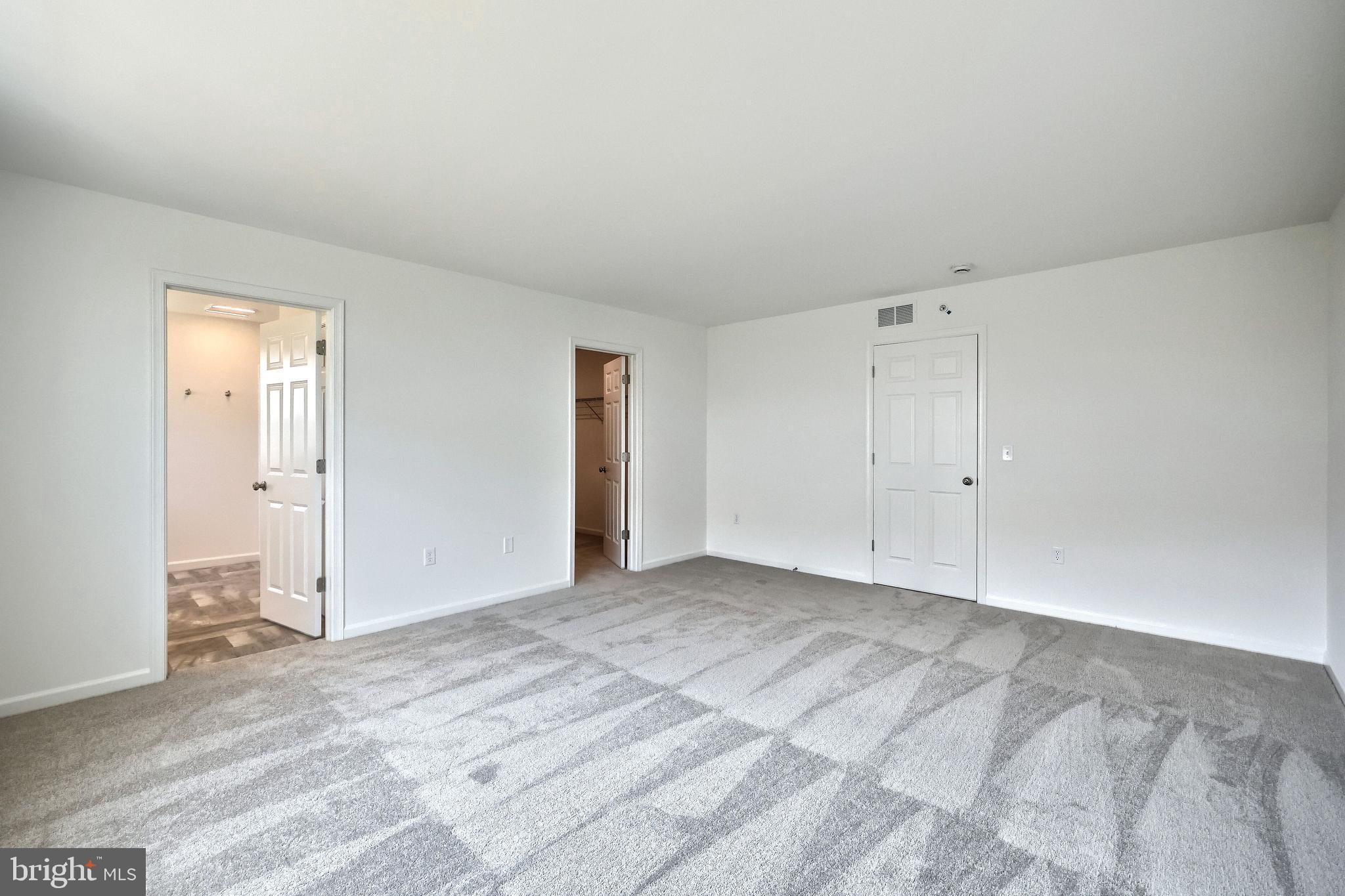 THE TOWNES AT BRIAR CREEK - Residential