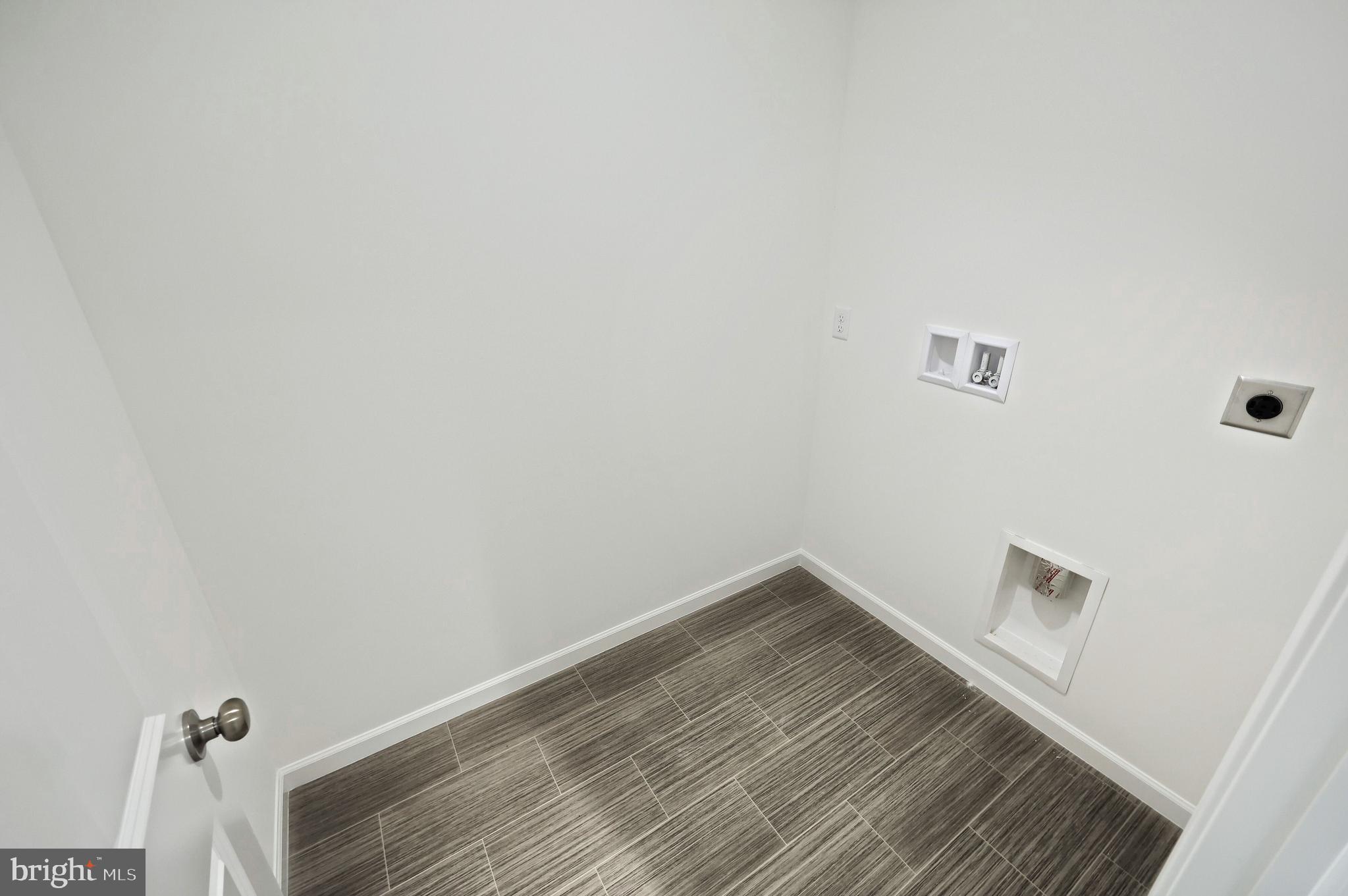 THE TOWNES AT BRIAR CREEK - Residential