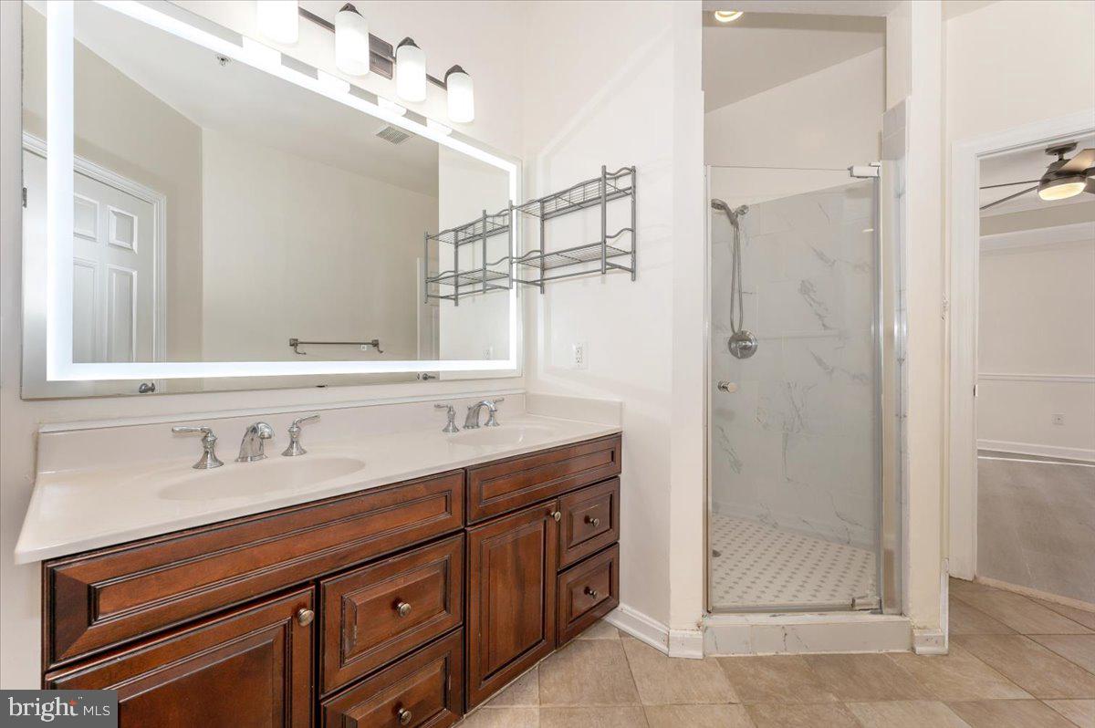 HIDDEN CREEK - Residential